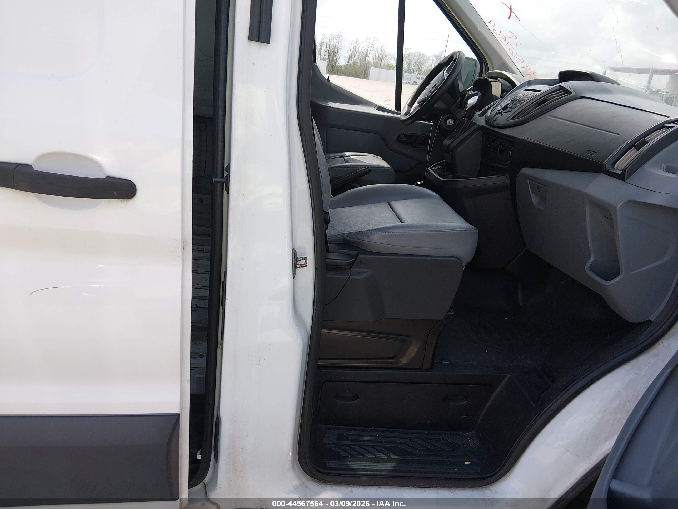 FORD TRANSIT-250 image 5