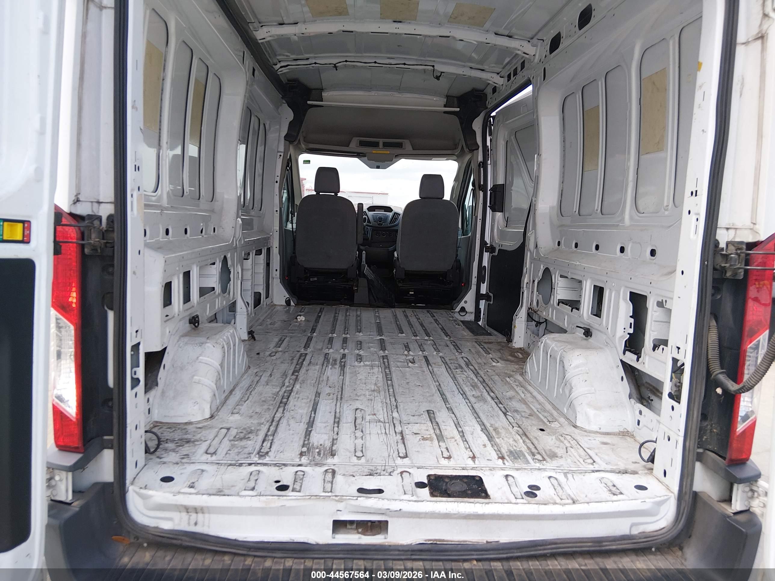 FORD TRANSIT-250 image 8