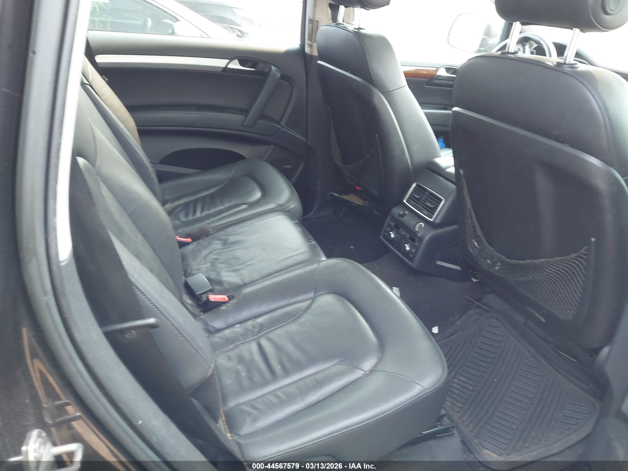 AUDI Q7 image 8