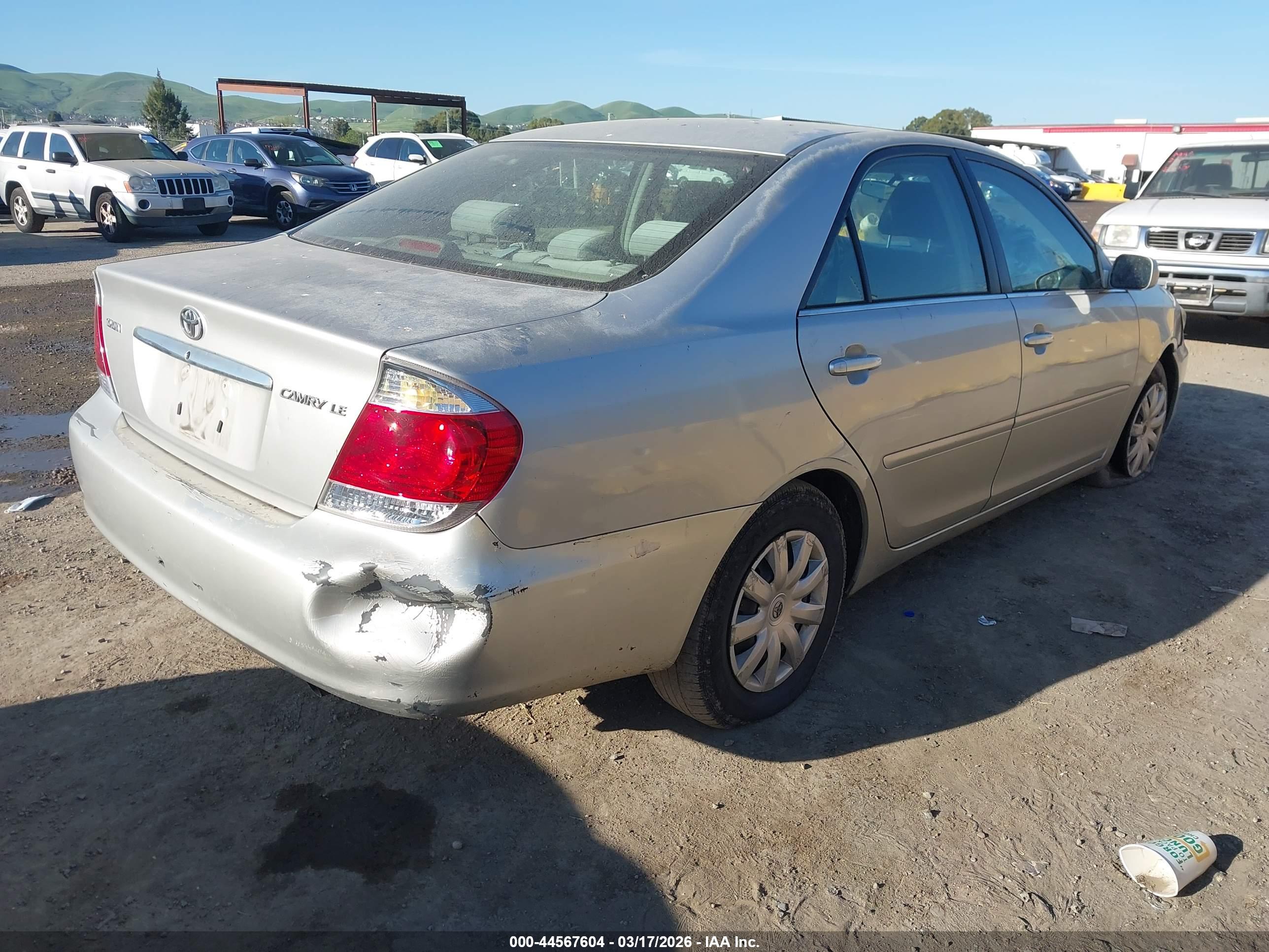 TOYOTA CAMRY image 4