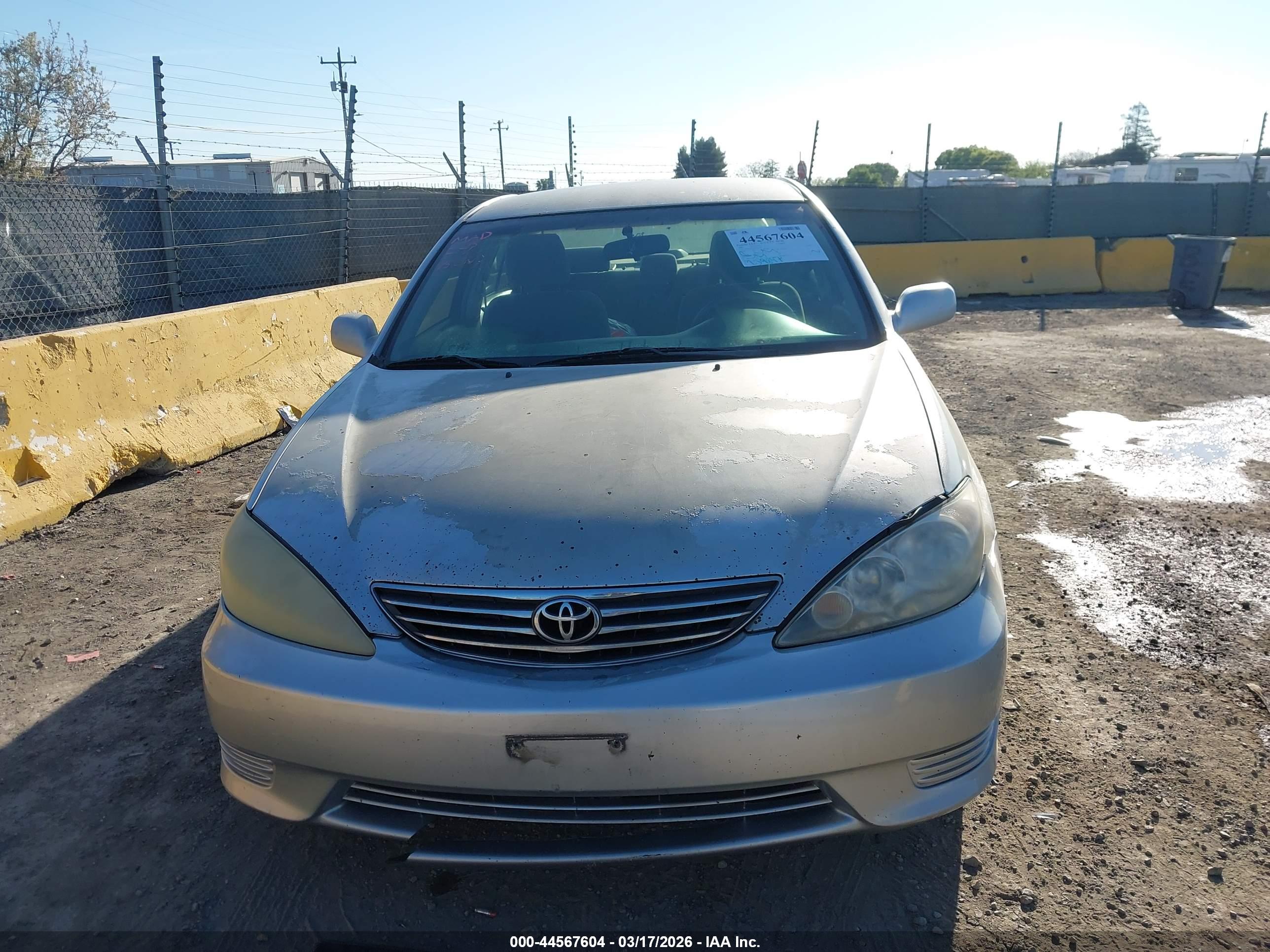 TOYOTA CAMRY image 6