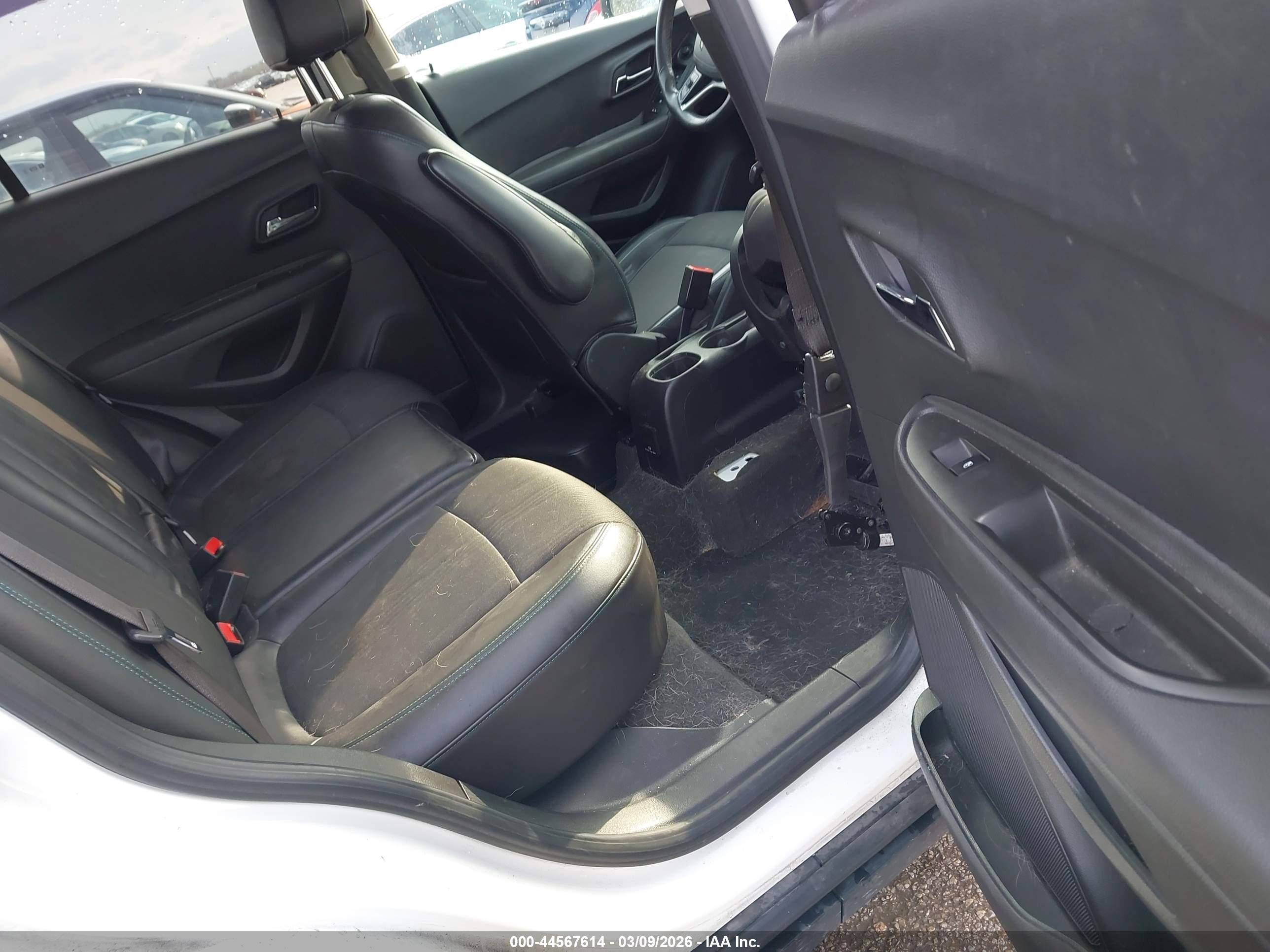 CHEVROLET TRAX image 8