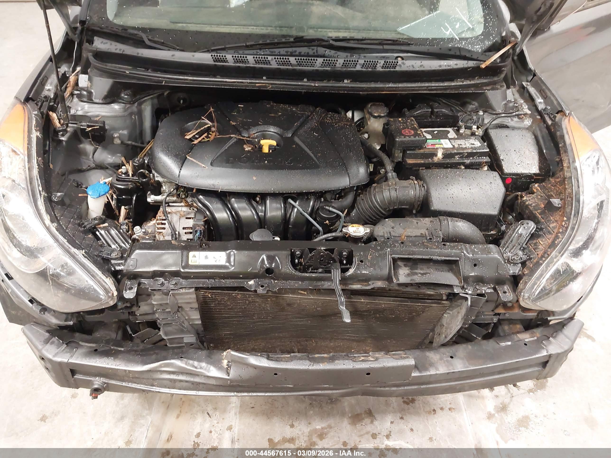 HYUNDAI ELANTRA image 10