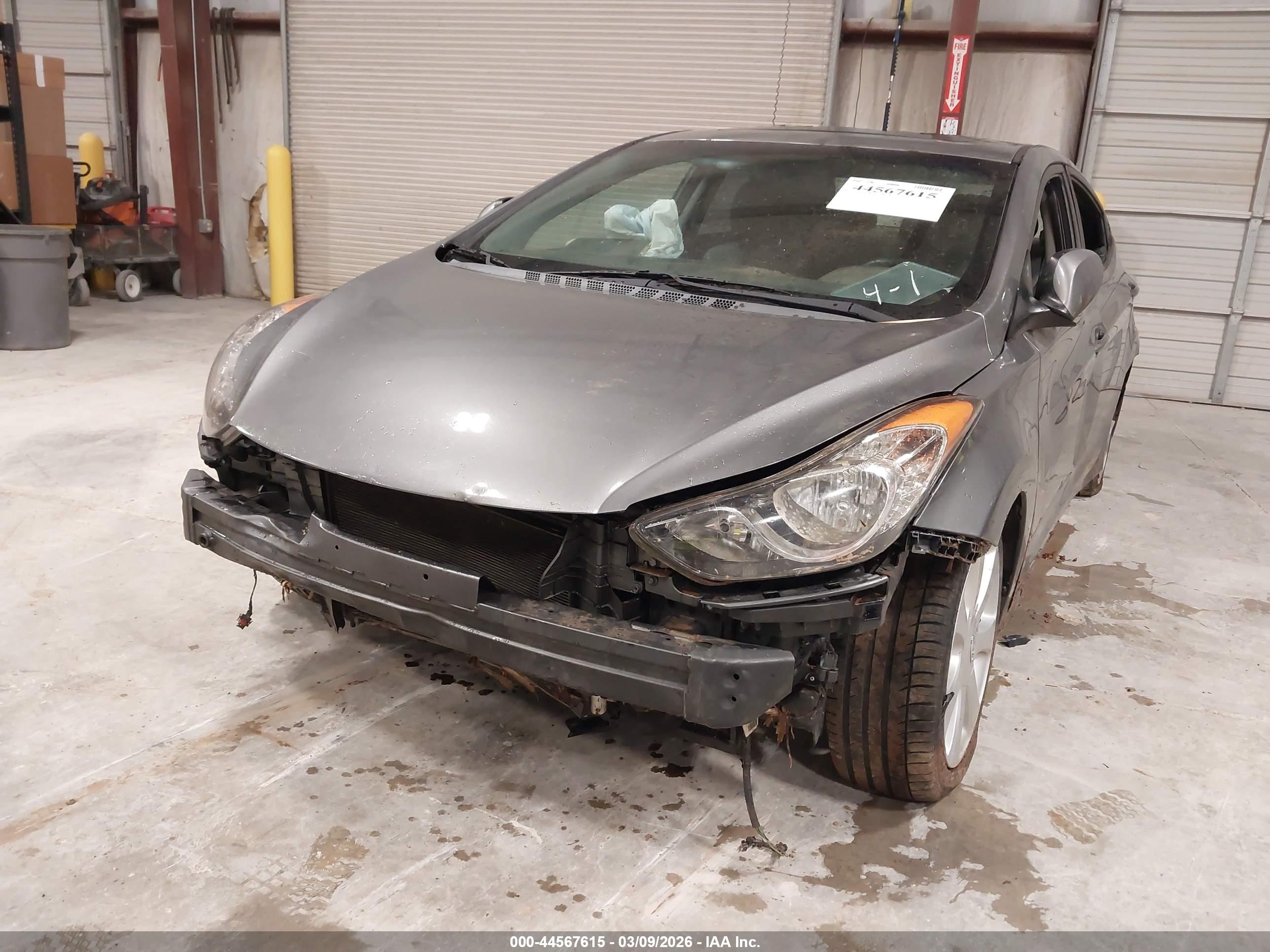 HYUNDAI ELANTRA image 6