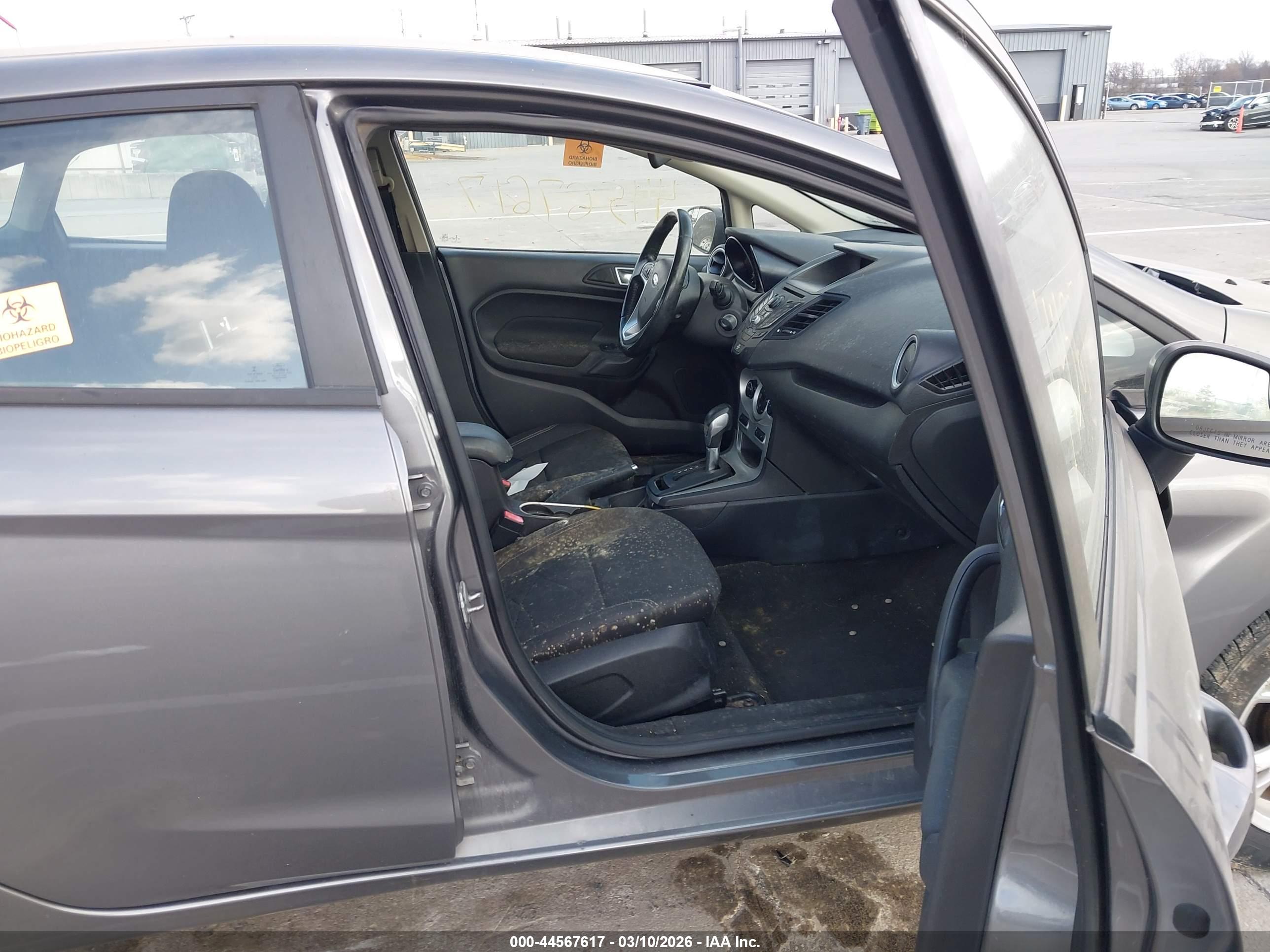 FORD FIESTA image 5