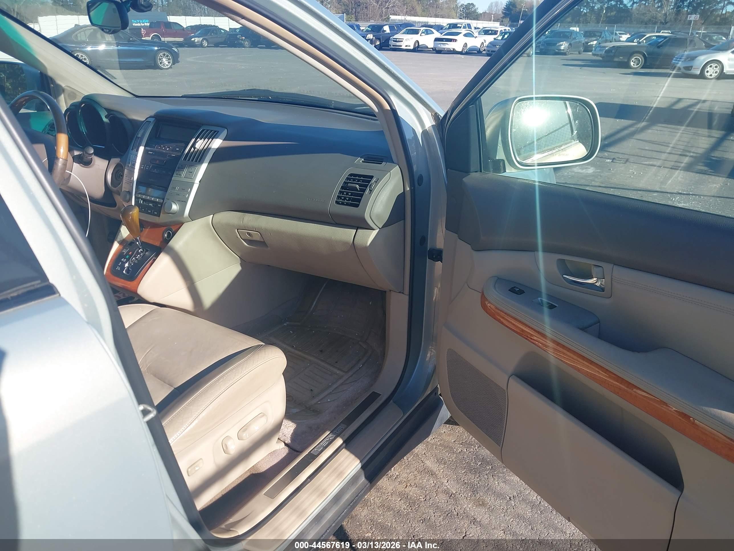 LEXUS RX image 5