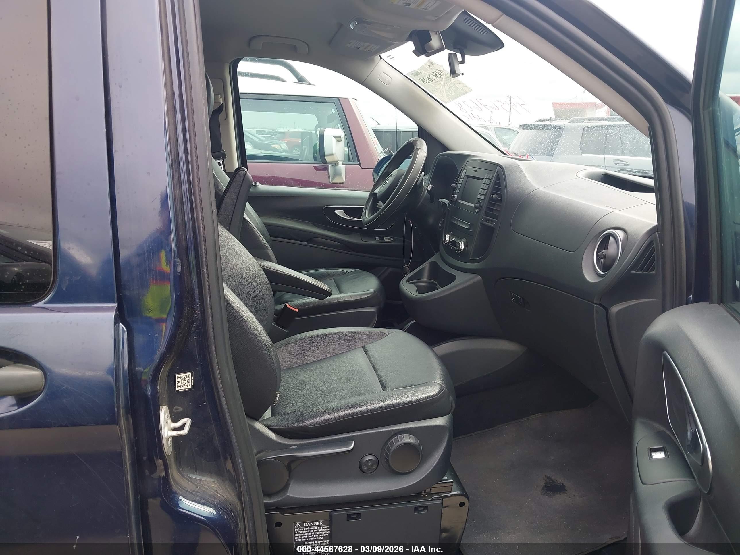 MERCEDES-BENZ METRIS image 5