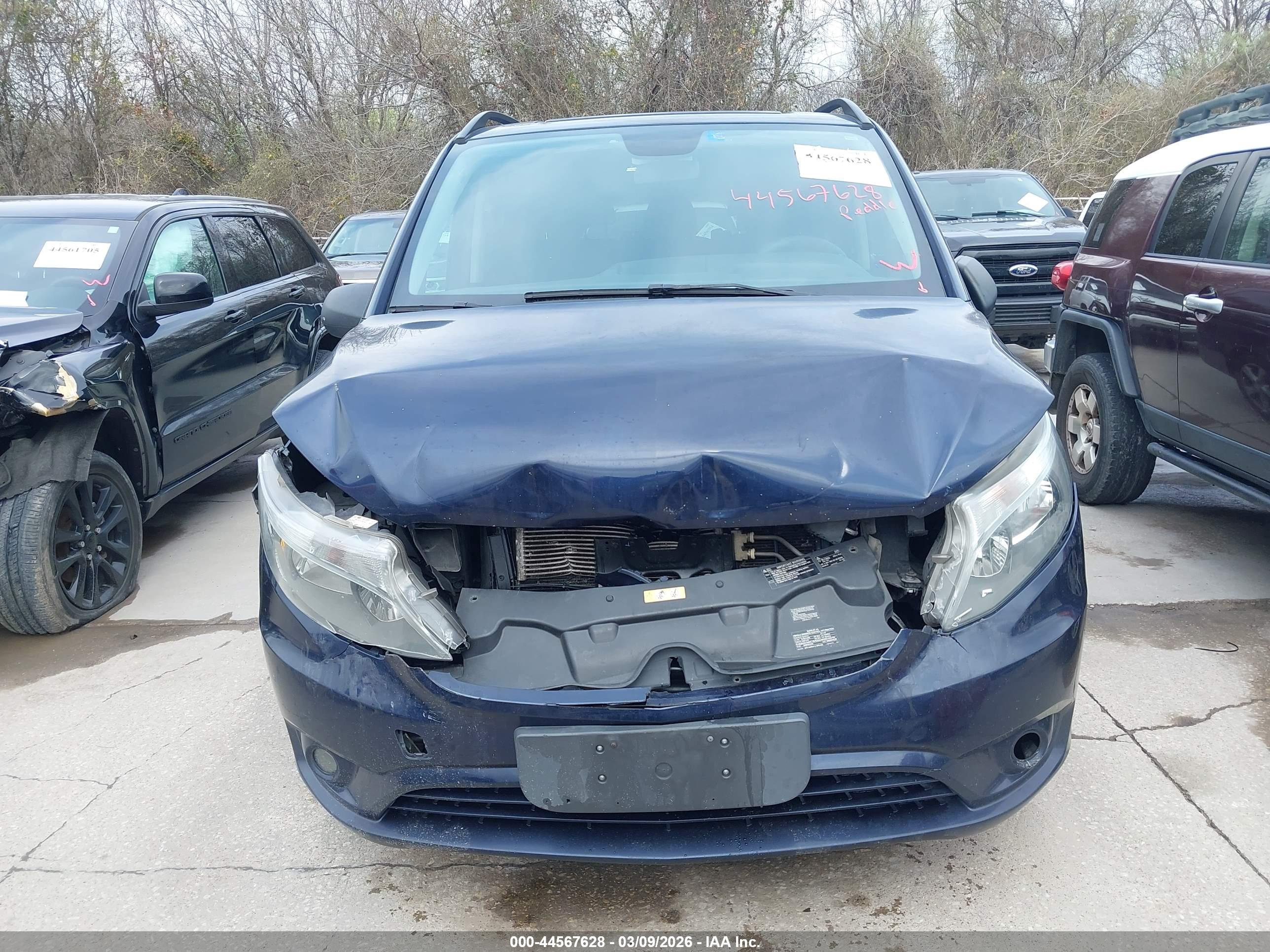 MERCEDES-BENZ METRIS image 6