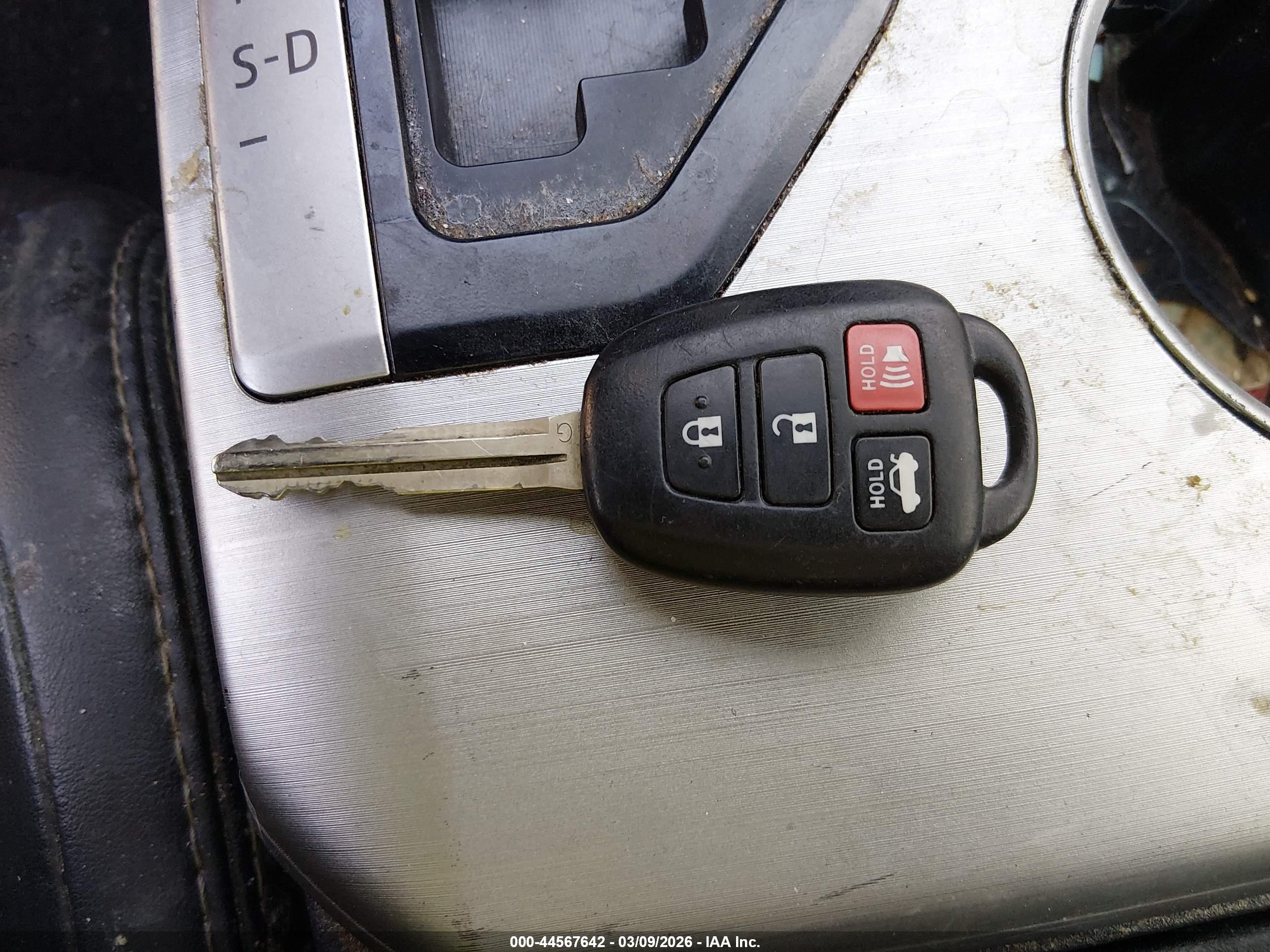 TOYOTA CAMRY image 11