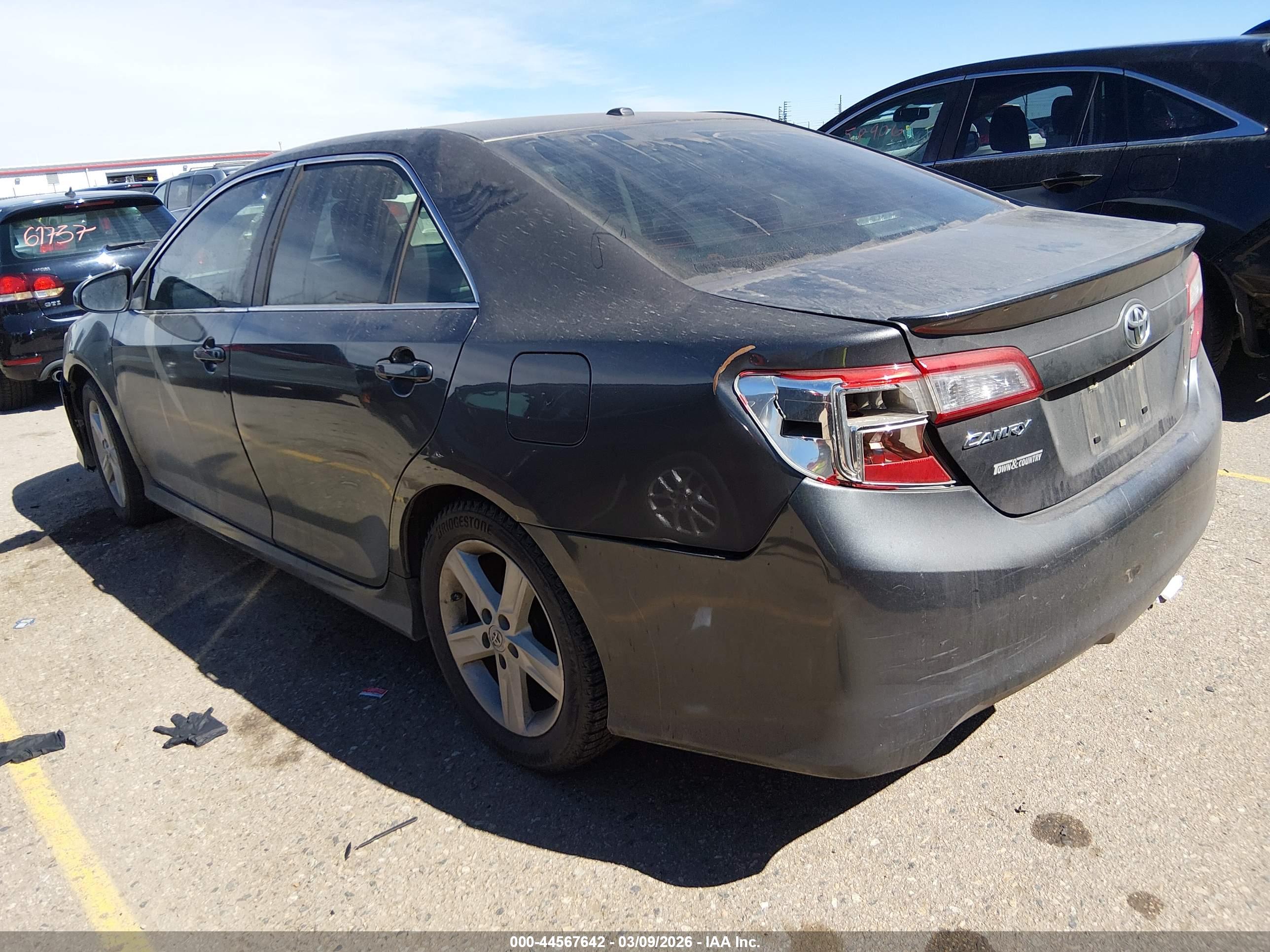 TOYOTA CAMRY image 3