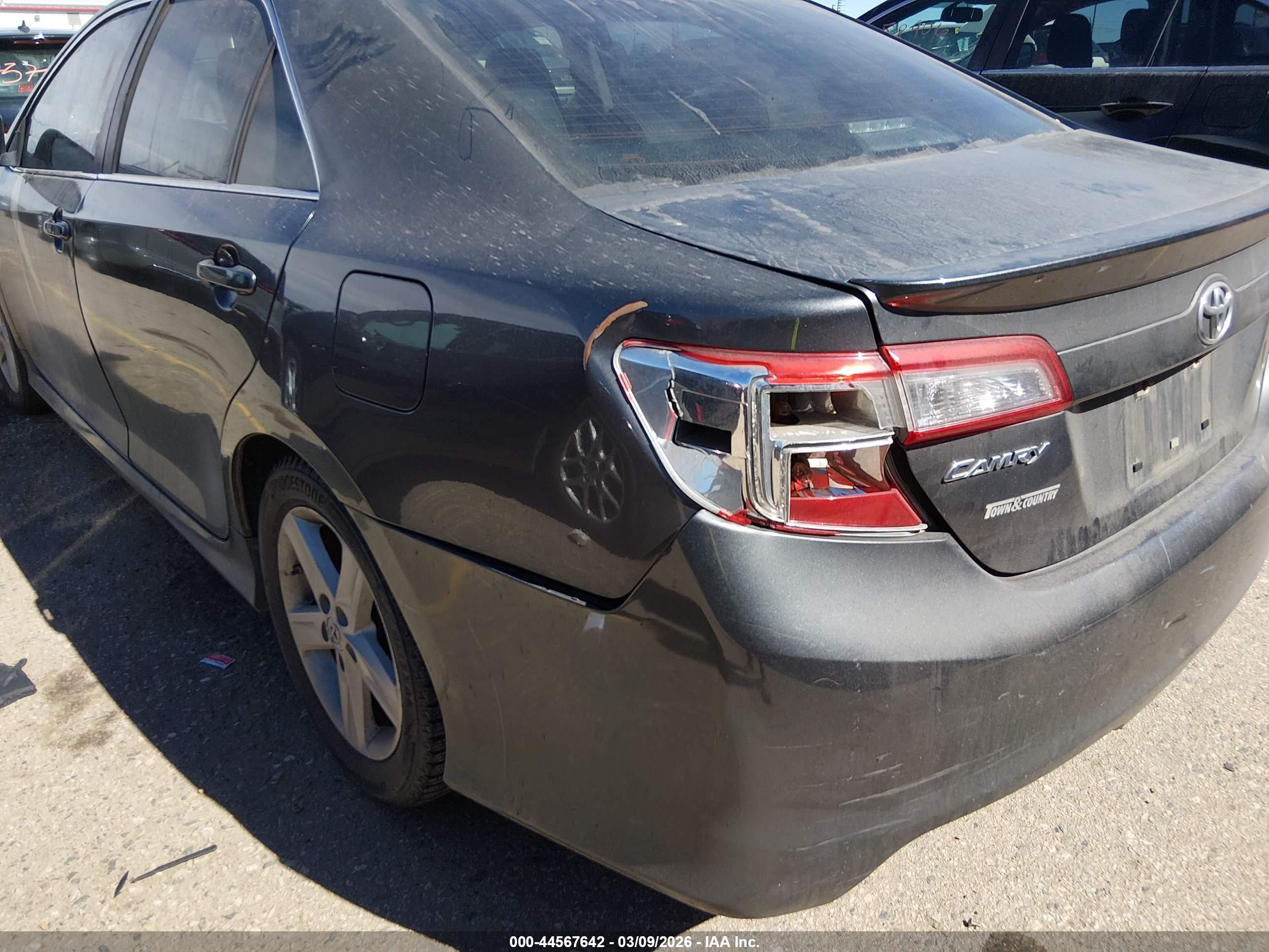 TOYOTA CAMRY image 6