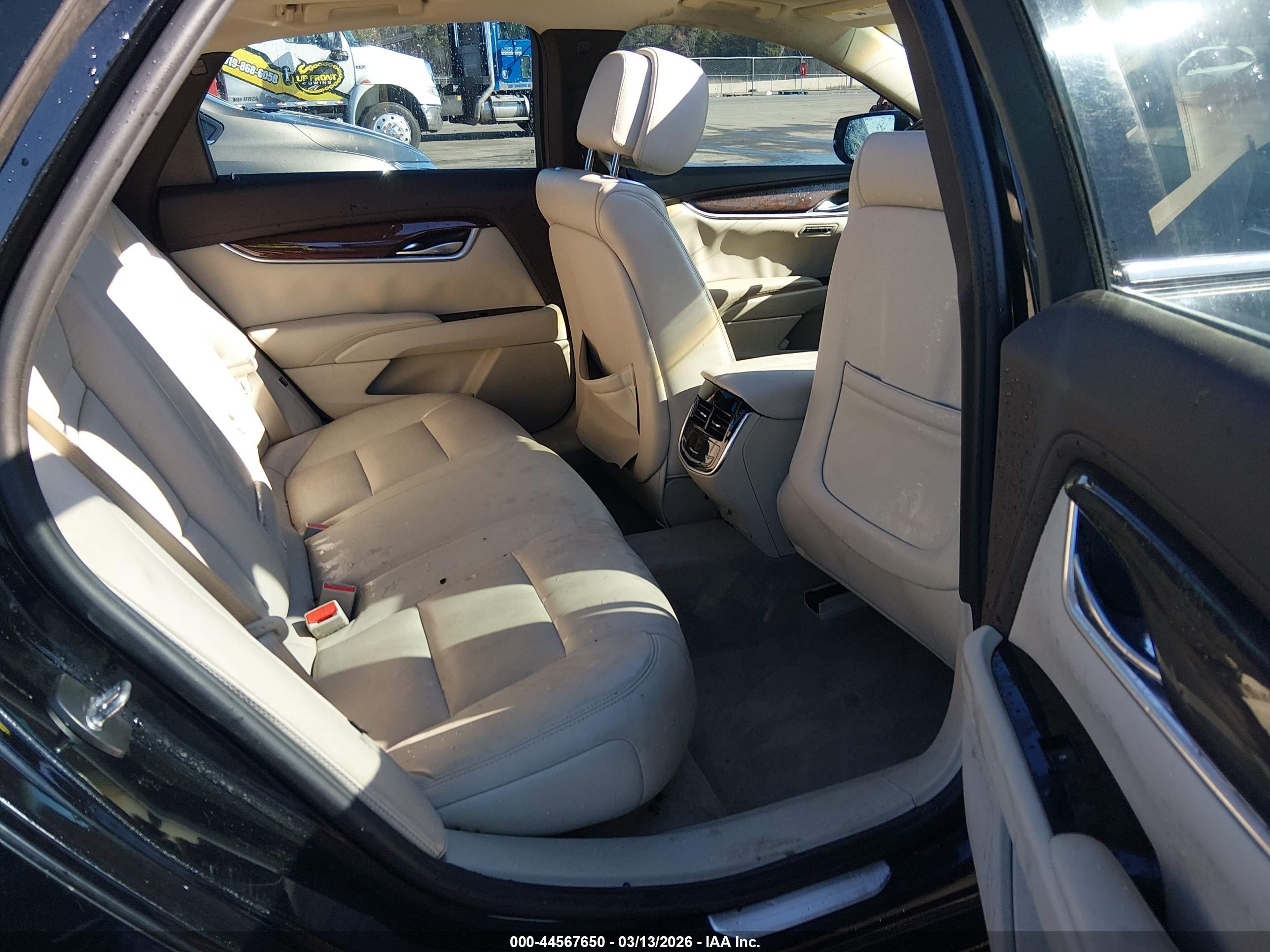 CADILLAC XTS image 8