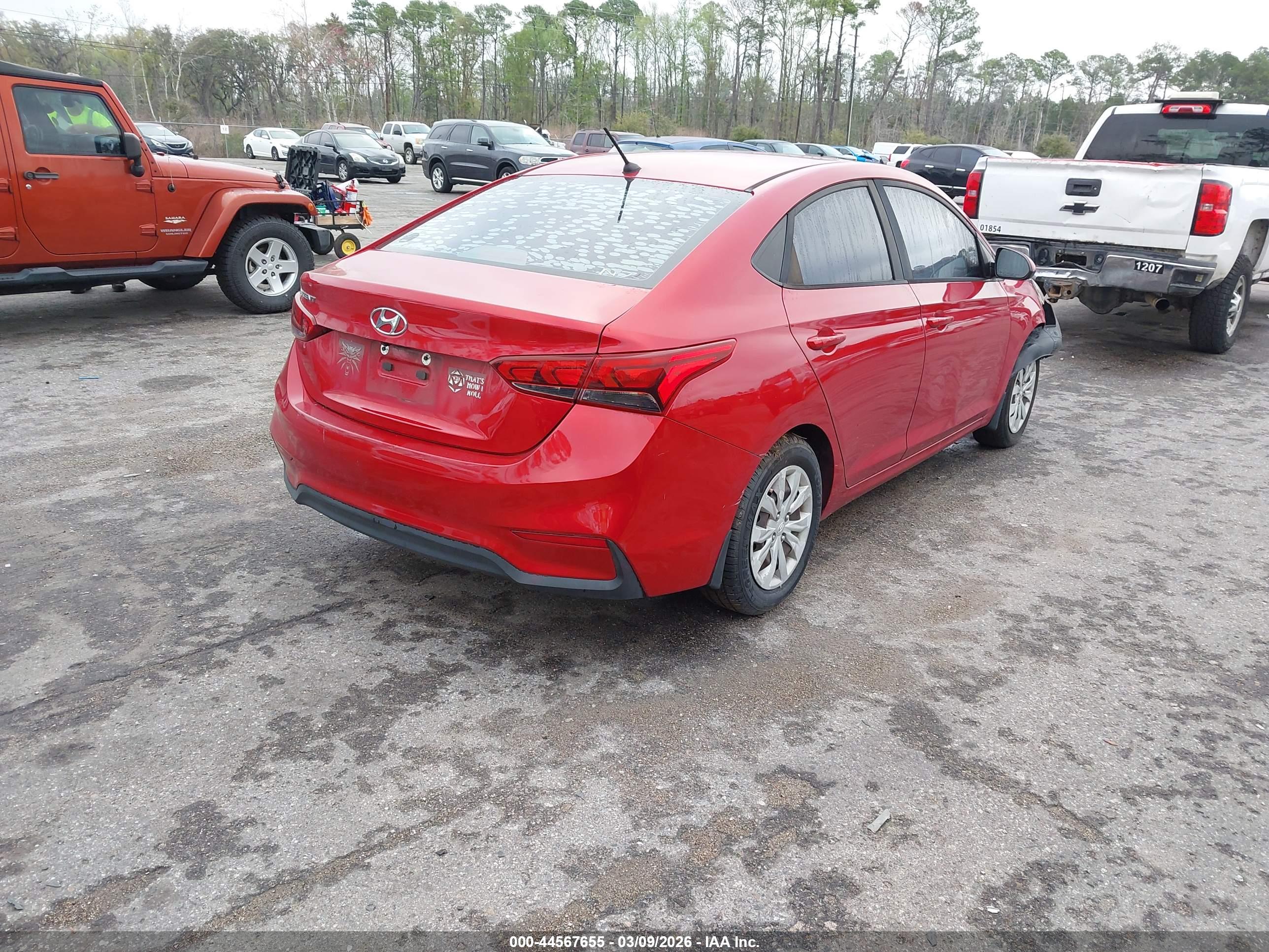 HYUNDAI ACCENT image 4
