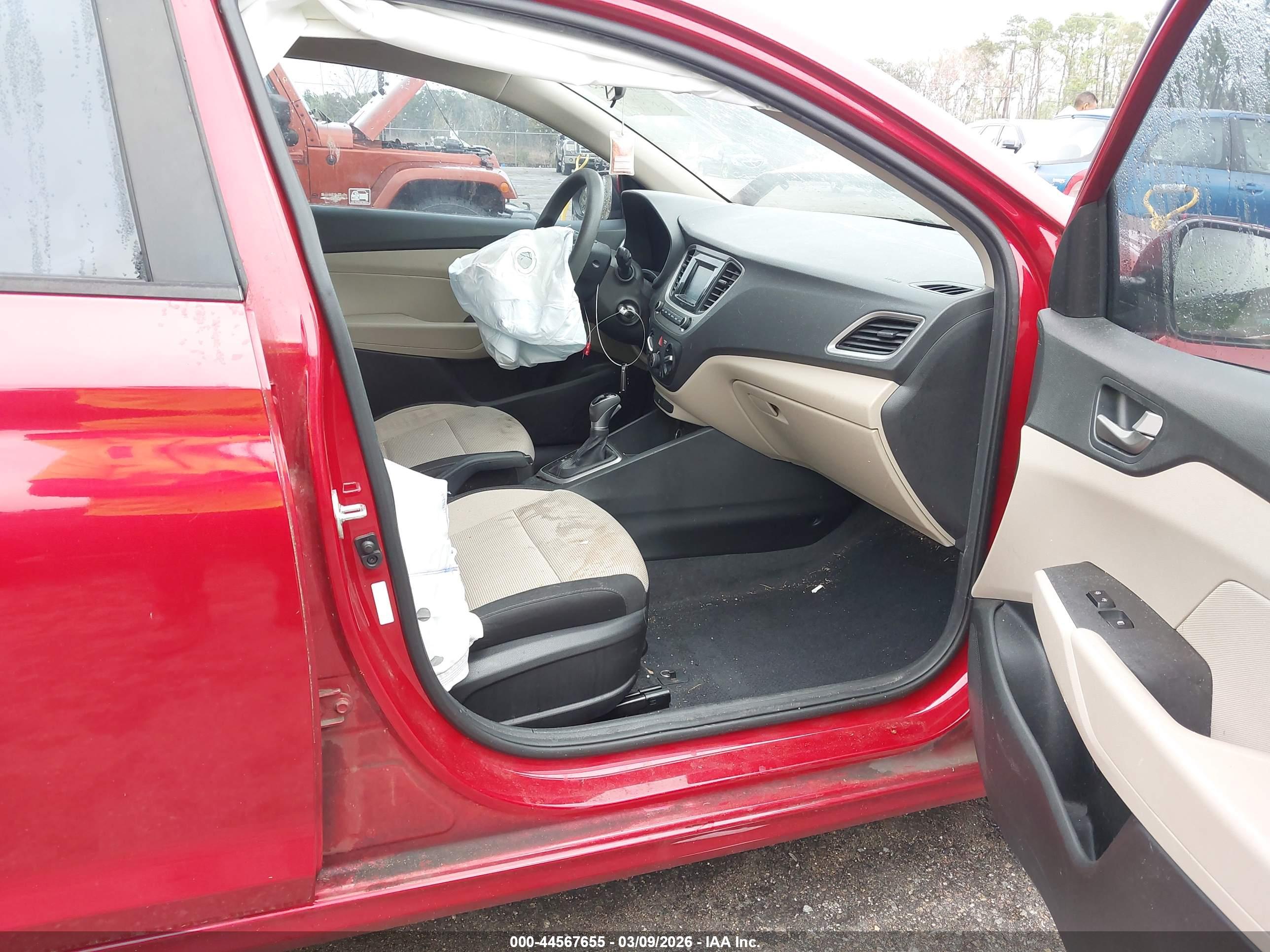 HYUNDAI ACCENT image 5