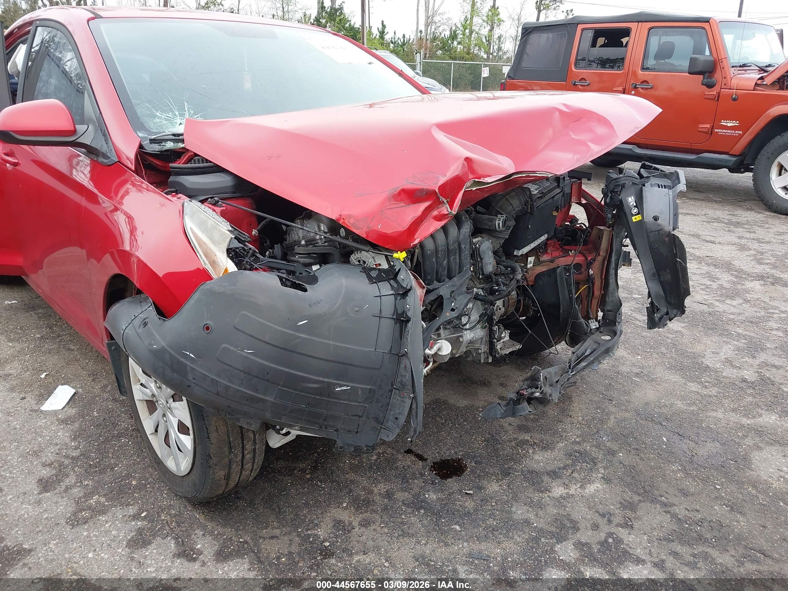 HYUNDAI ACCENT image 6