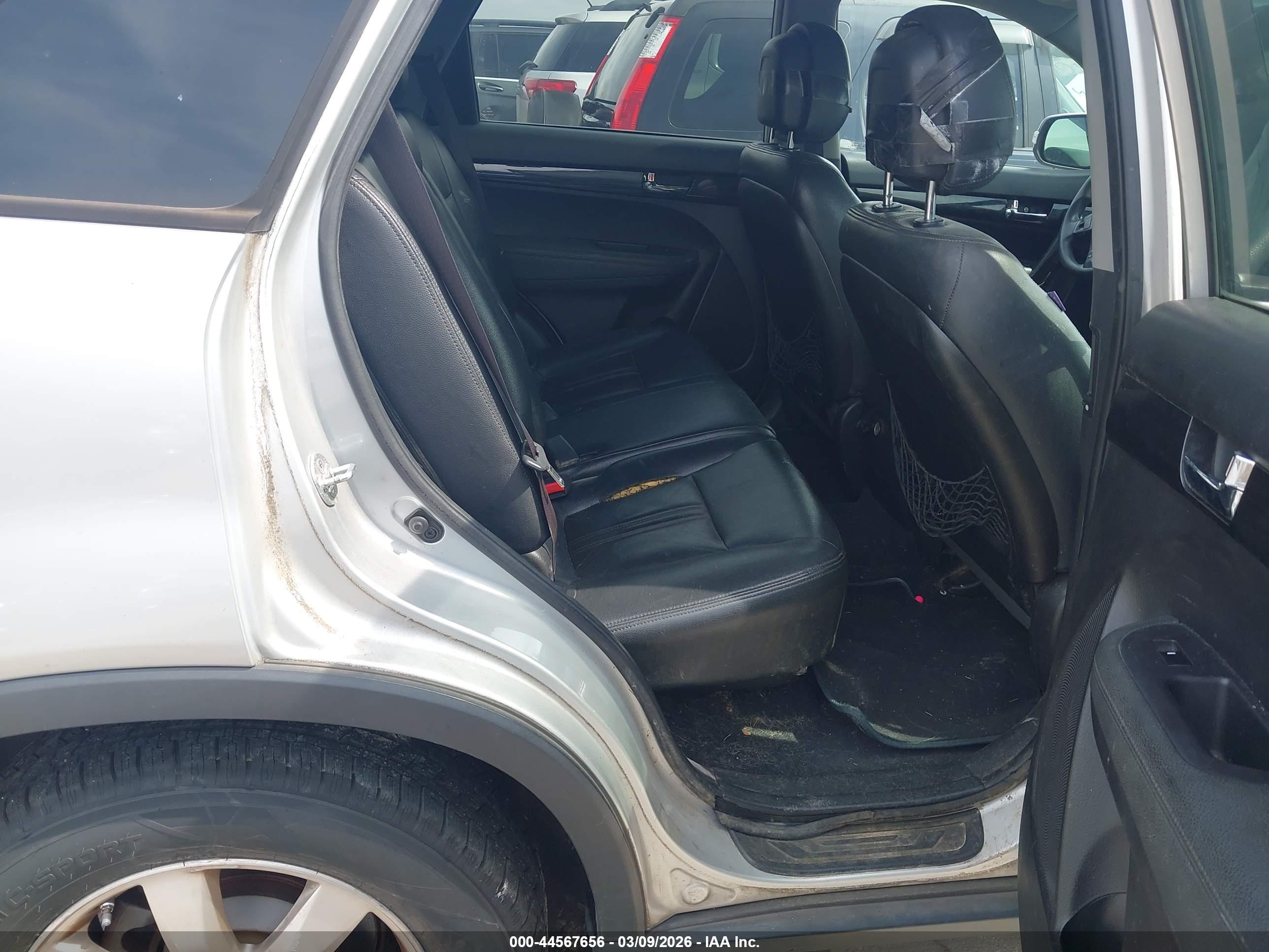 KIA SORENTO image 8