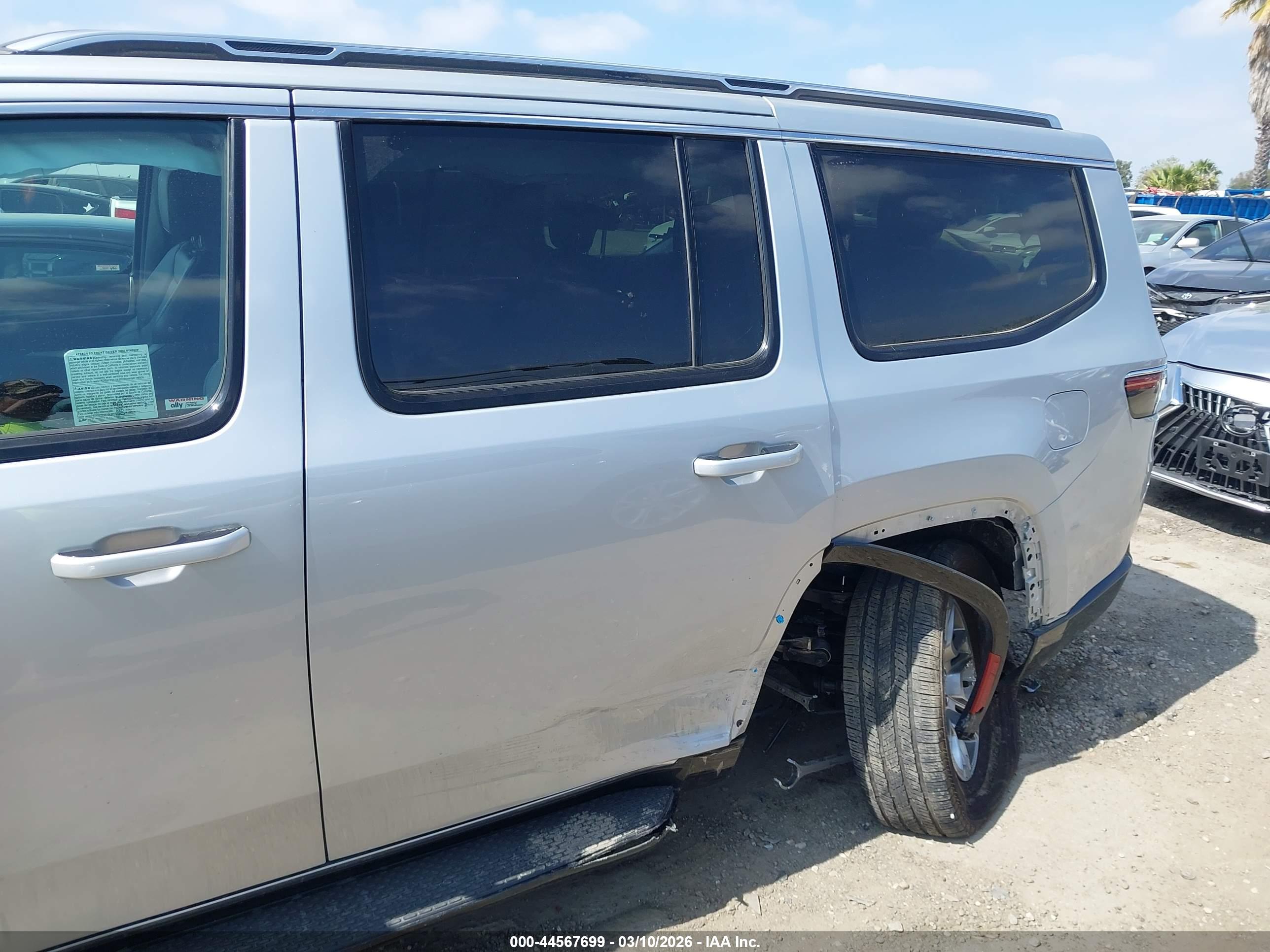 JEEP WAGONEER image 6