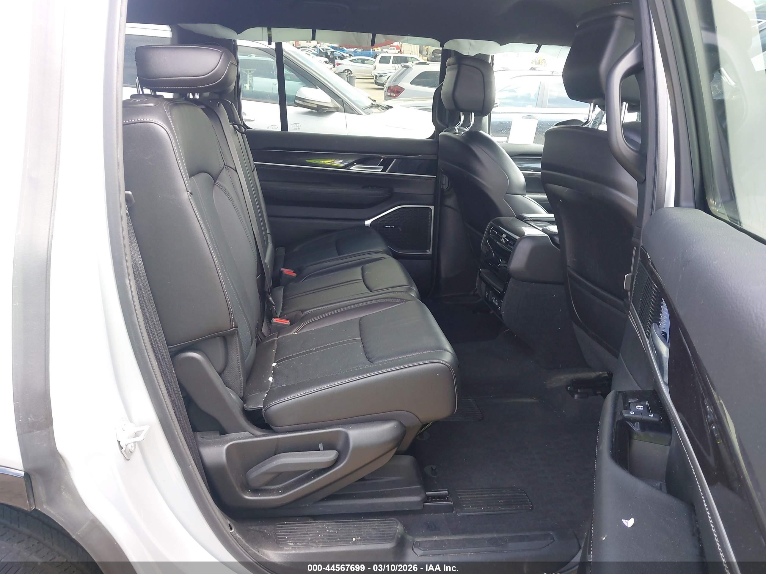 JEEP WAGONEER image 8