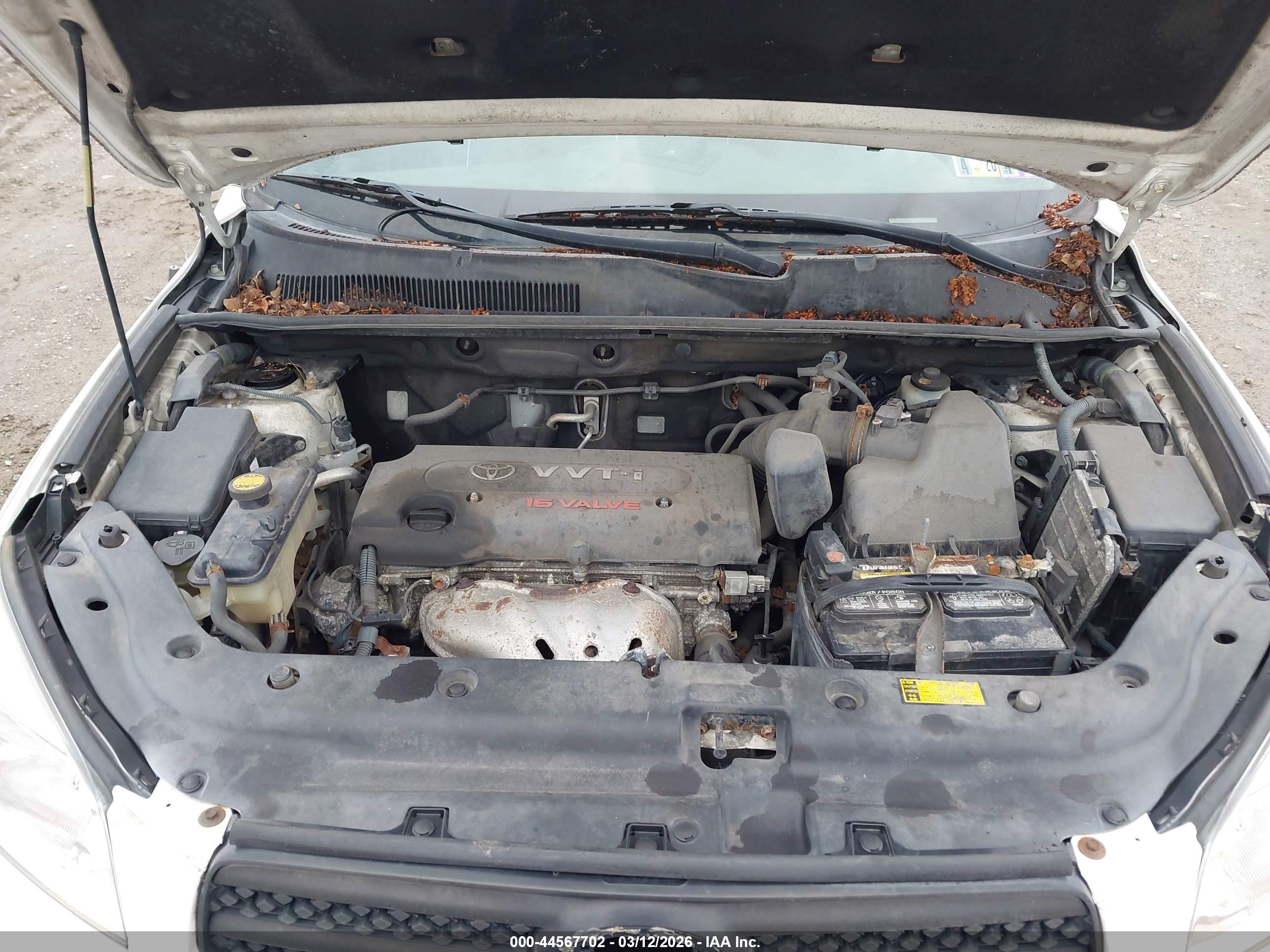 TOYOTA RAV4 image 10