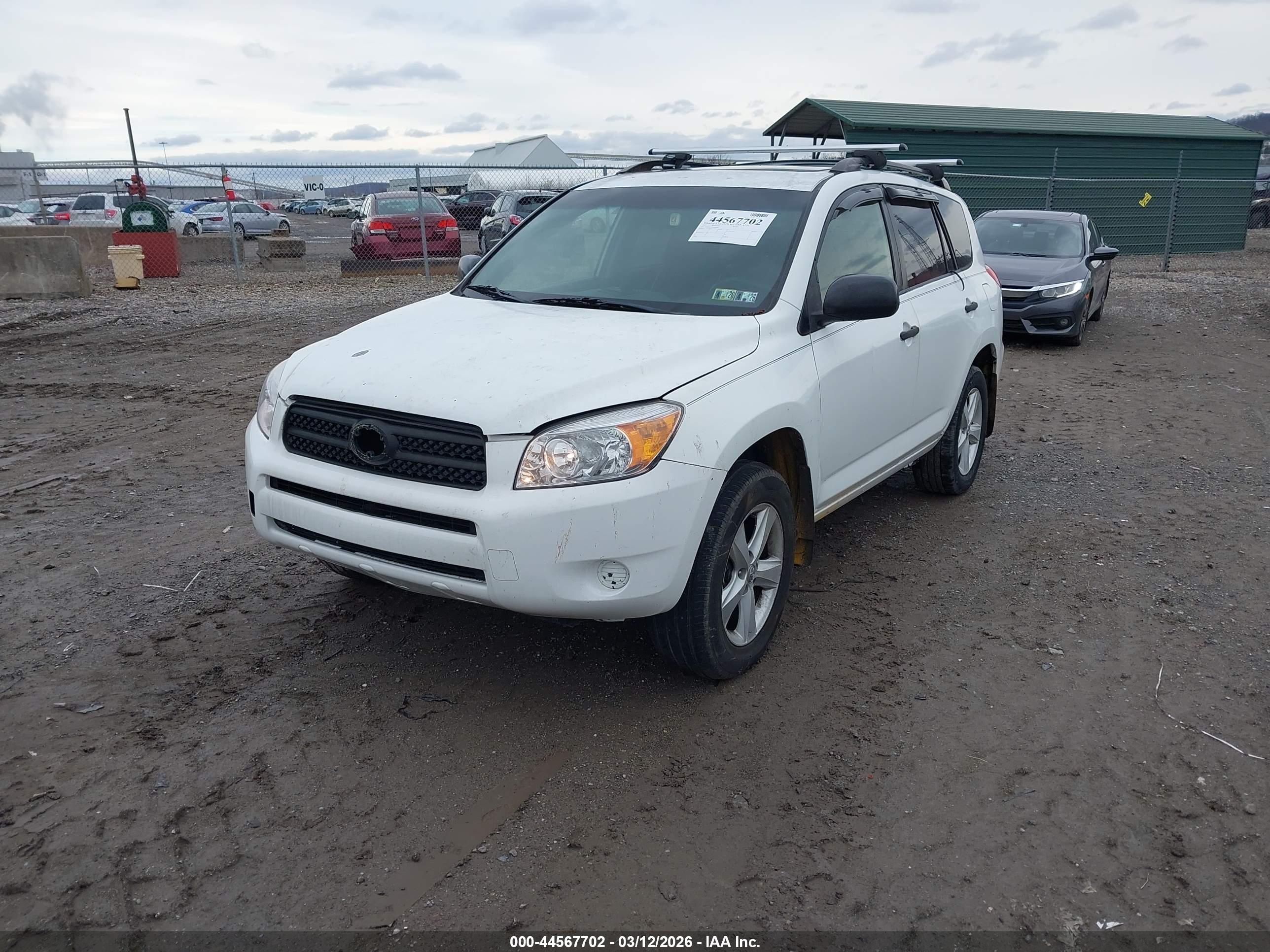 TOYOTA RAV4 image 2
