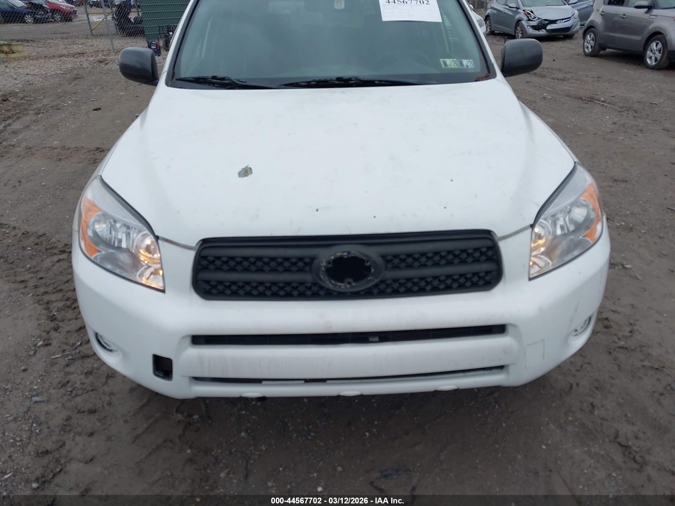 TOYOTA RAV4 image 6