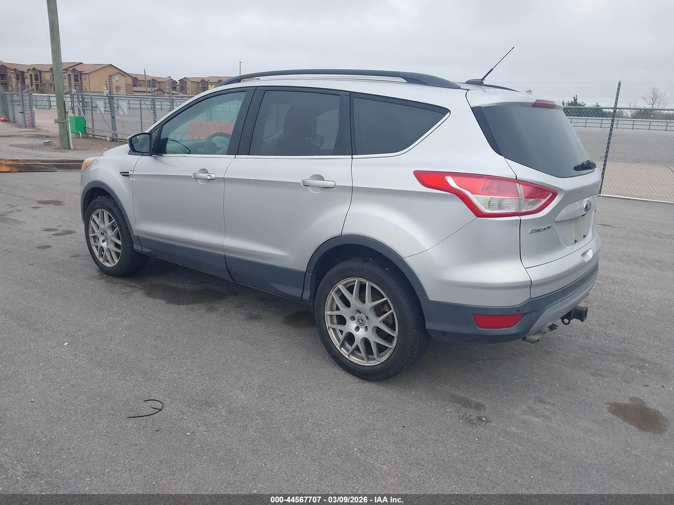 FORD ESCAPE image 3
