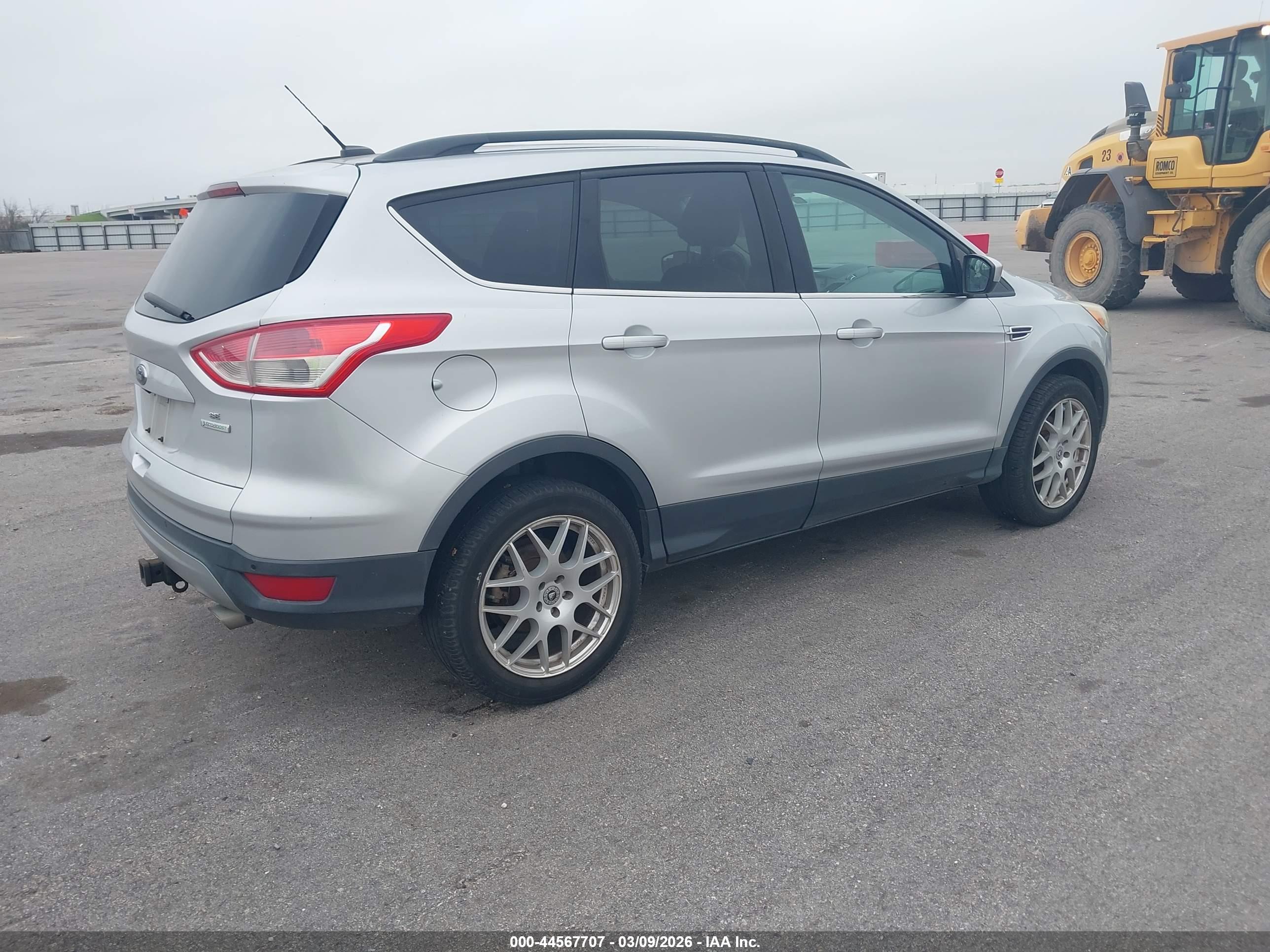 FORD ESCAPE image 4