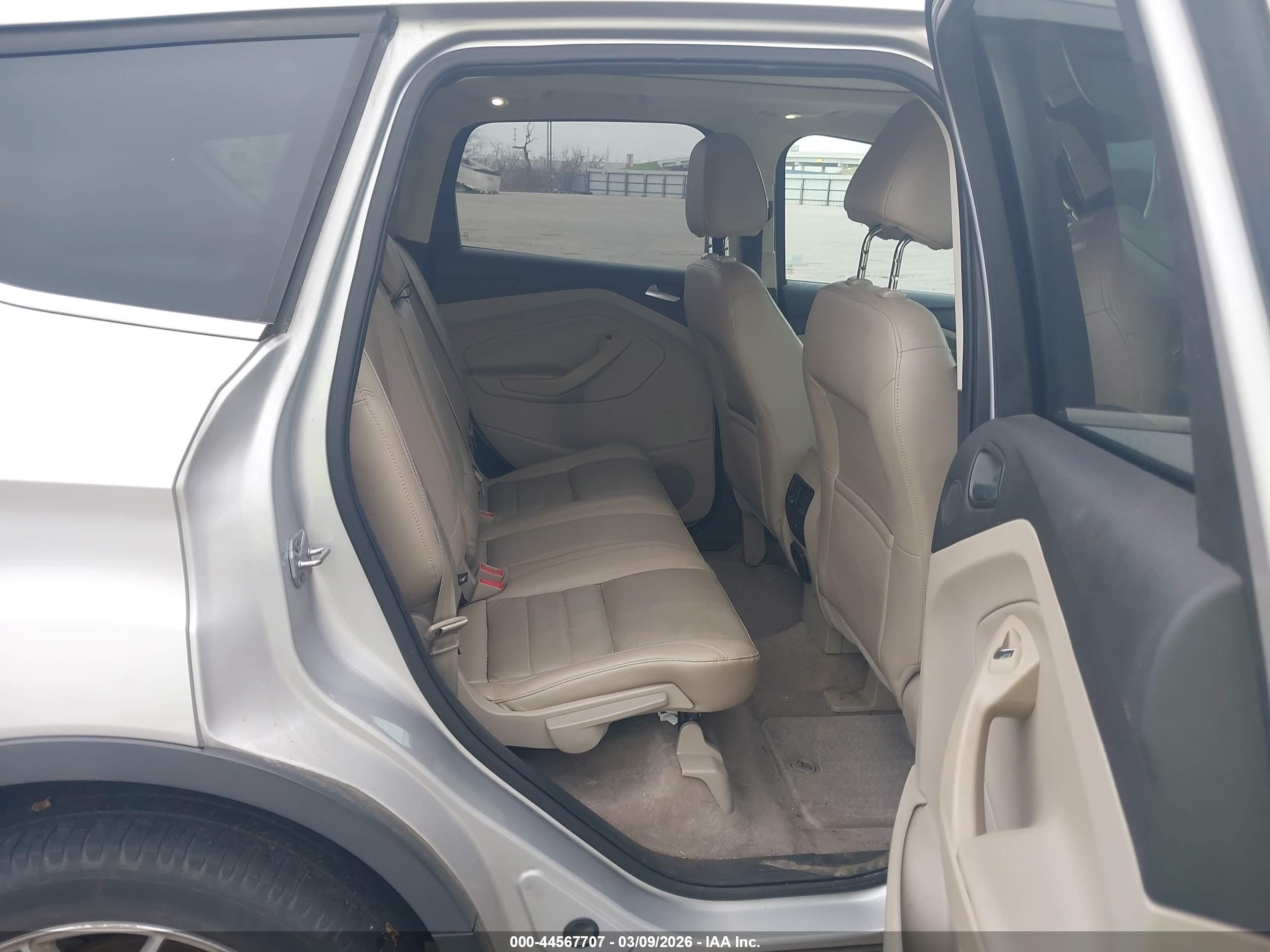 FORD ESCAPE image 8