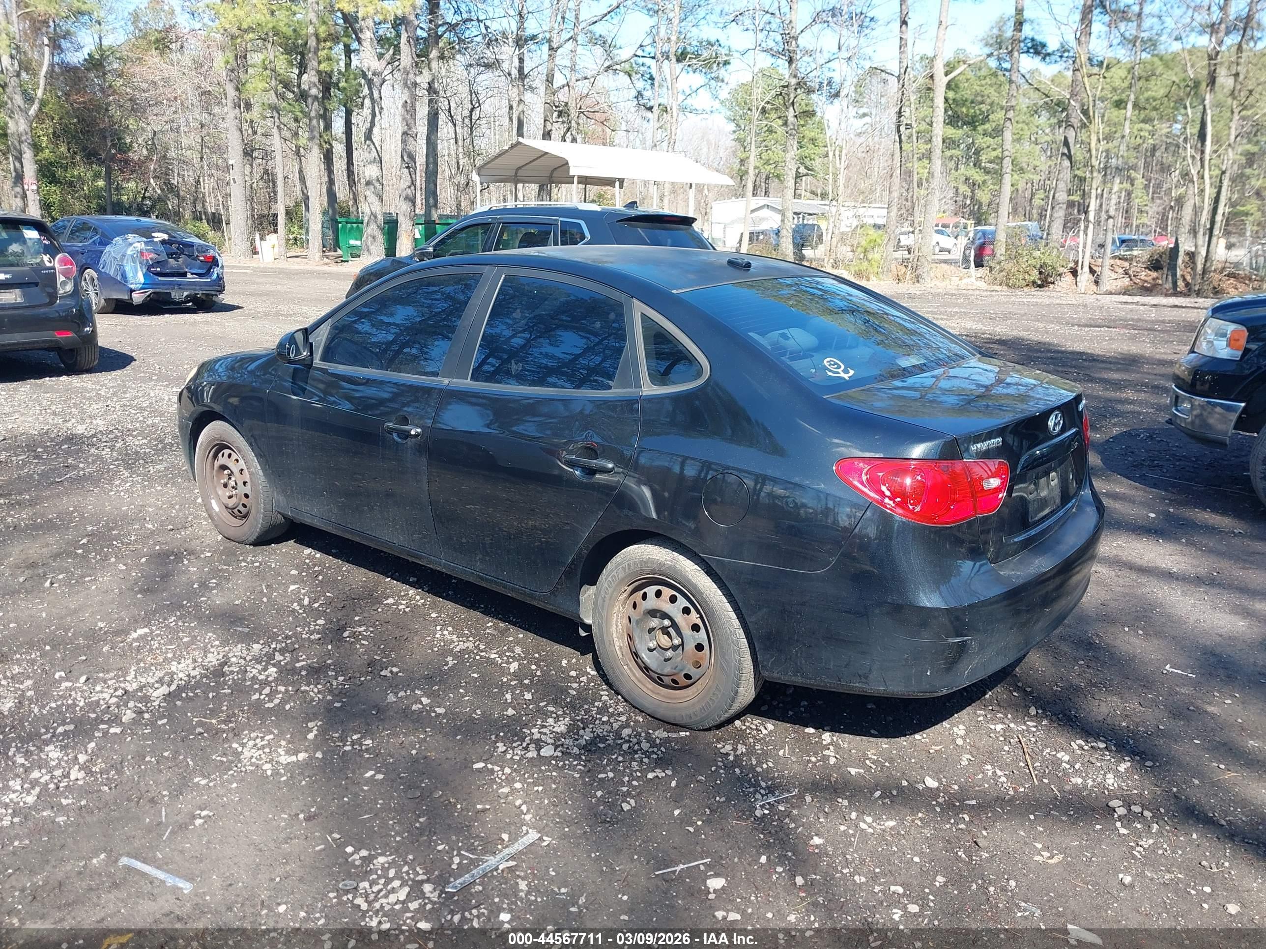 HYUNDAI ELANTRA image 3
