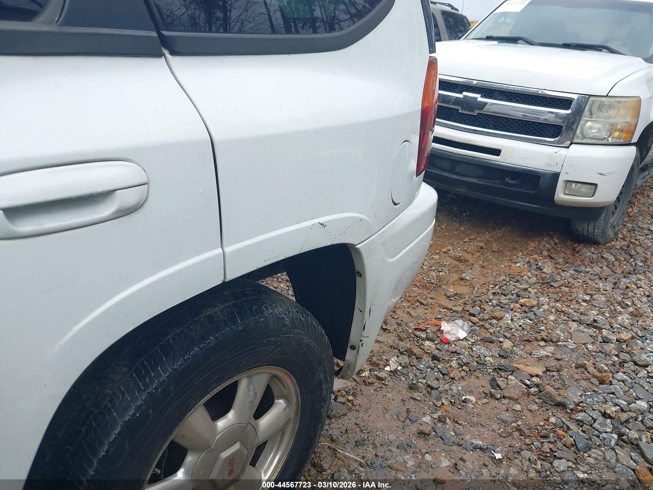 GMC ENVOY image 6