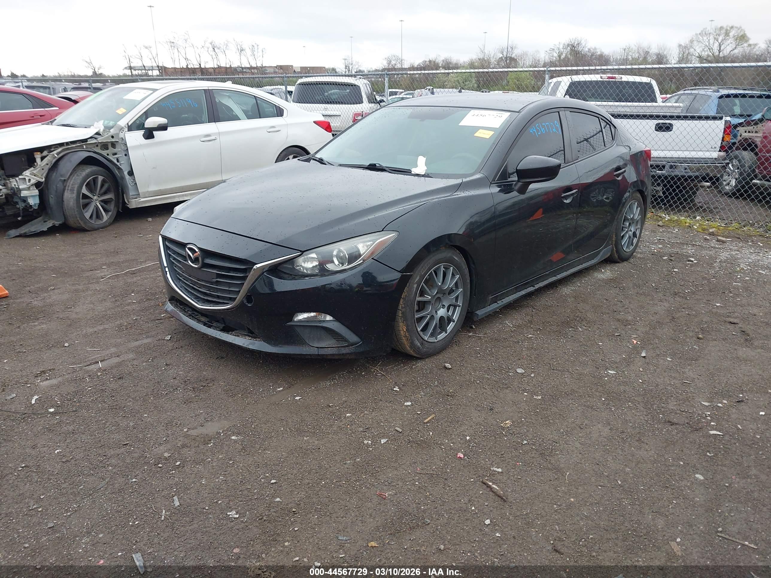 MAZDA MAZDA3 image 2