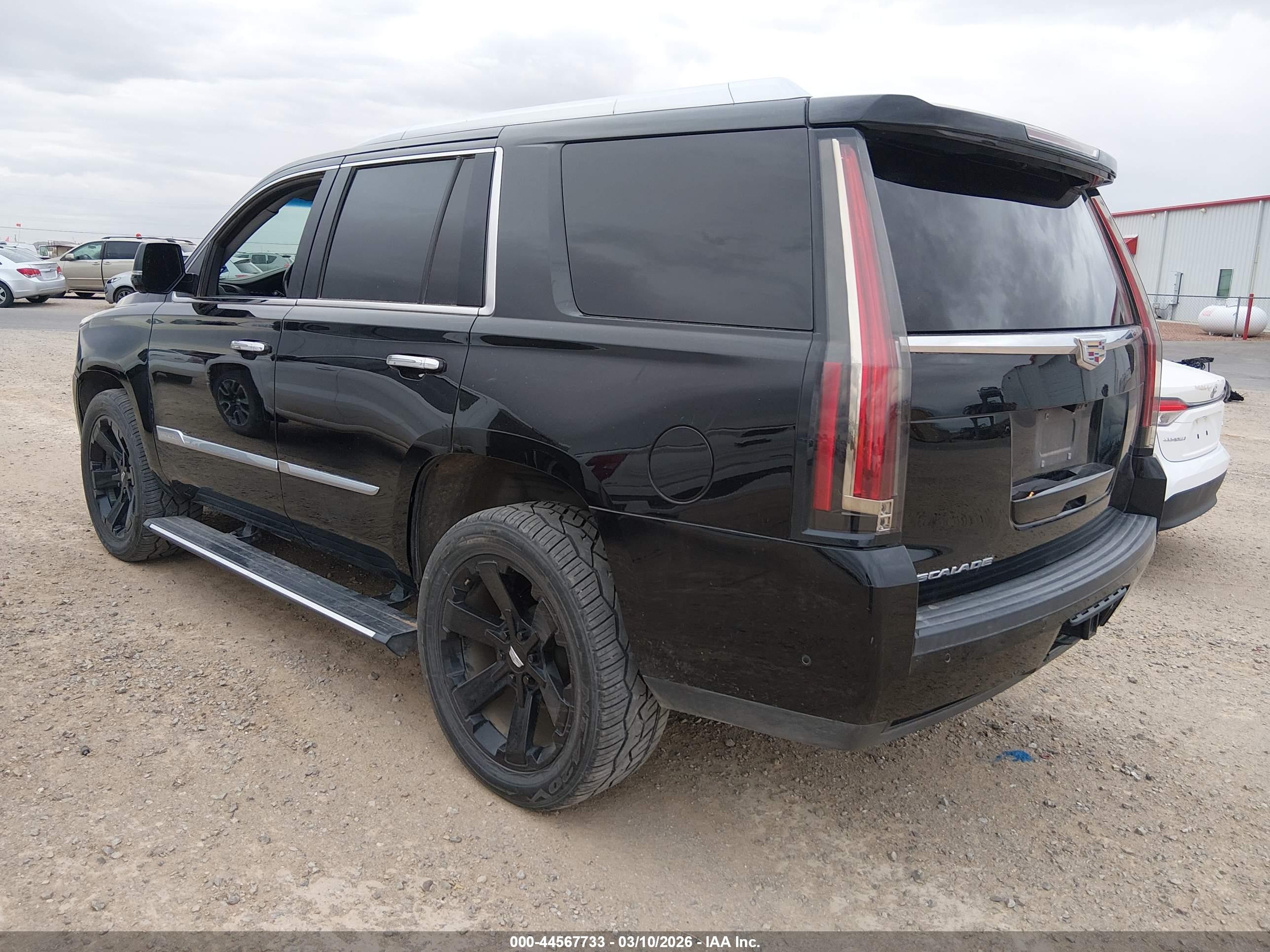 CADILLAC ESCALADE image 3