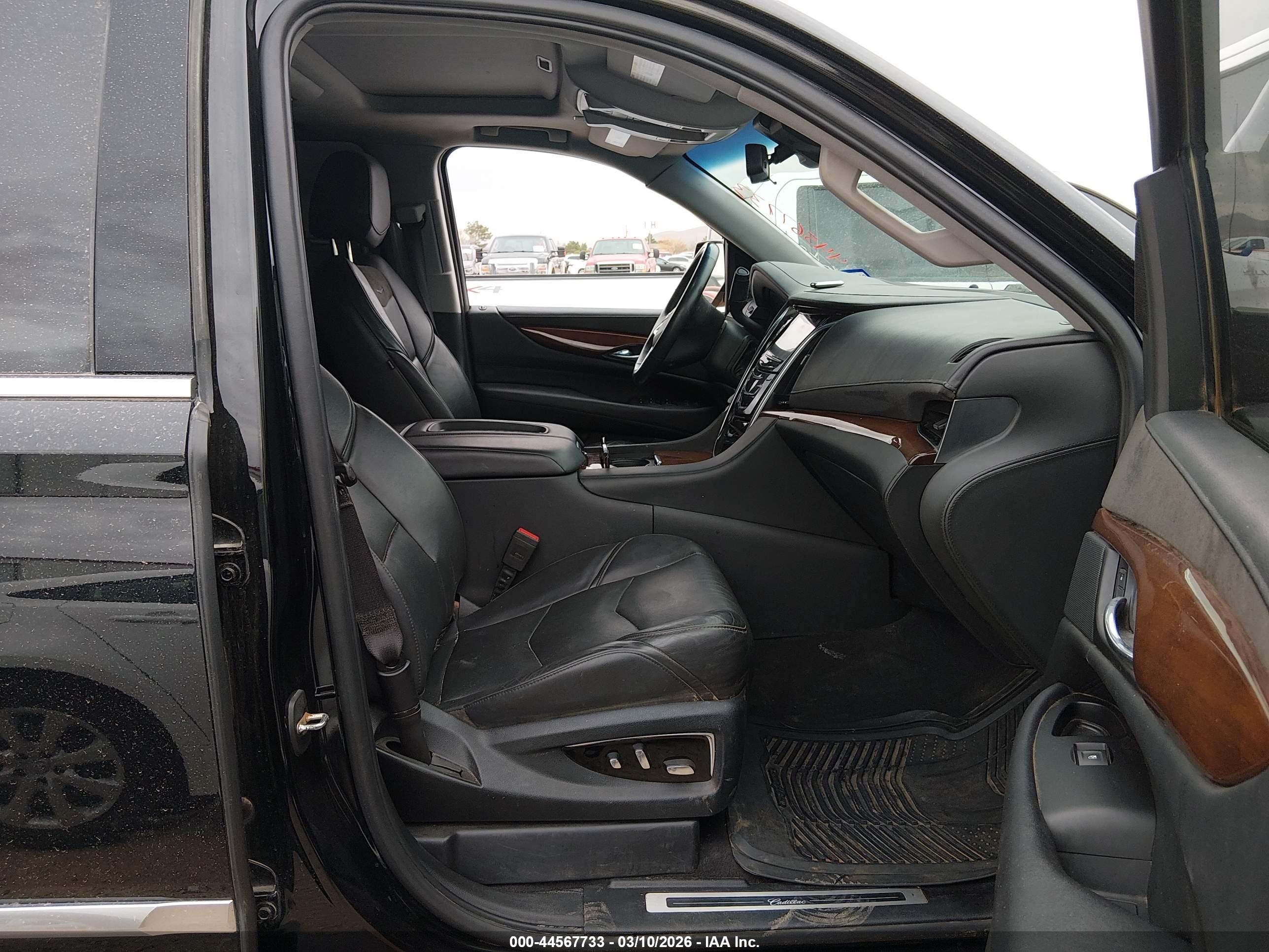CADILLAC ESCALADE image 5