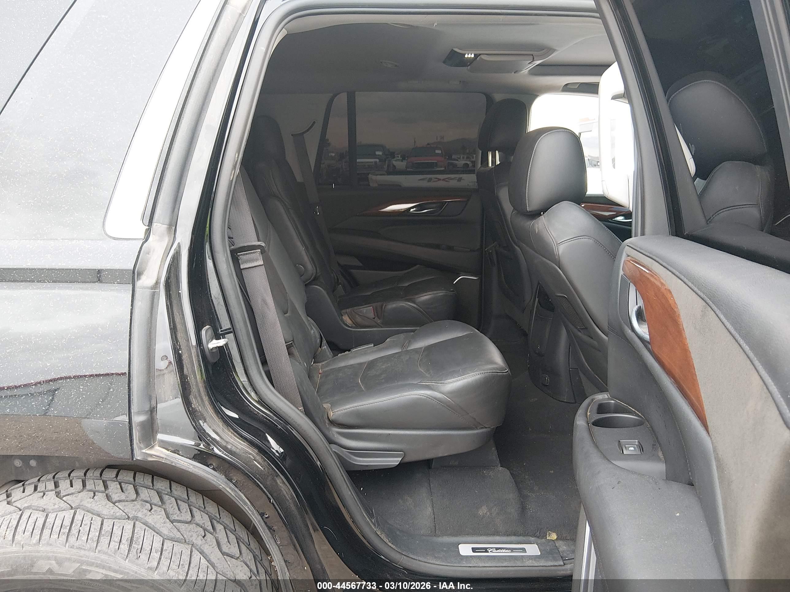 CADILLAC ESCALADE image 8