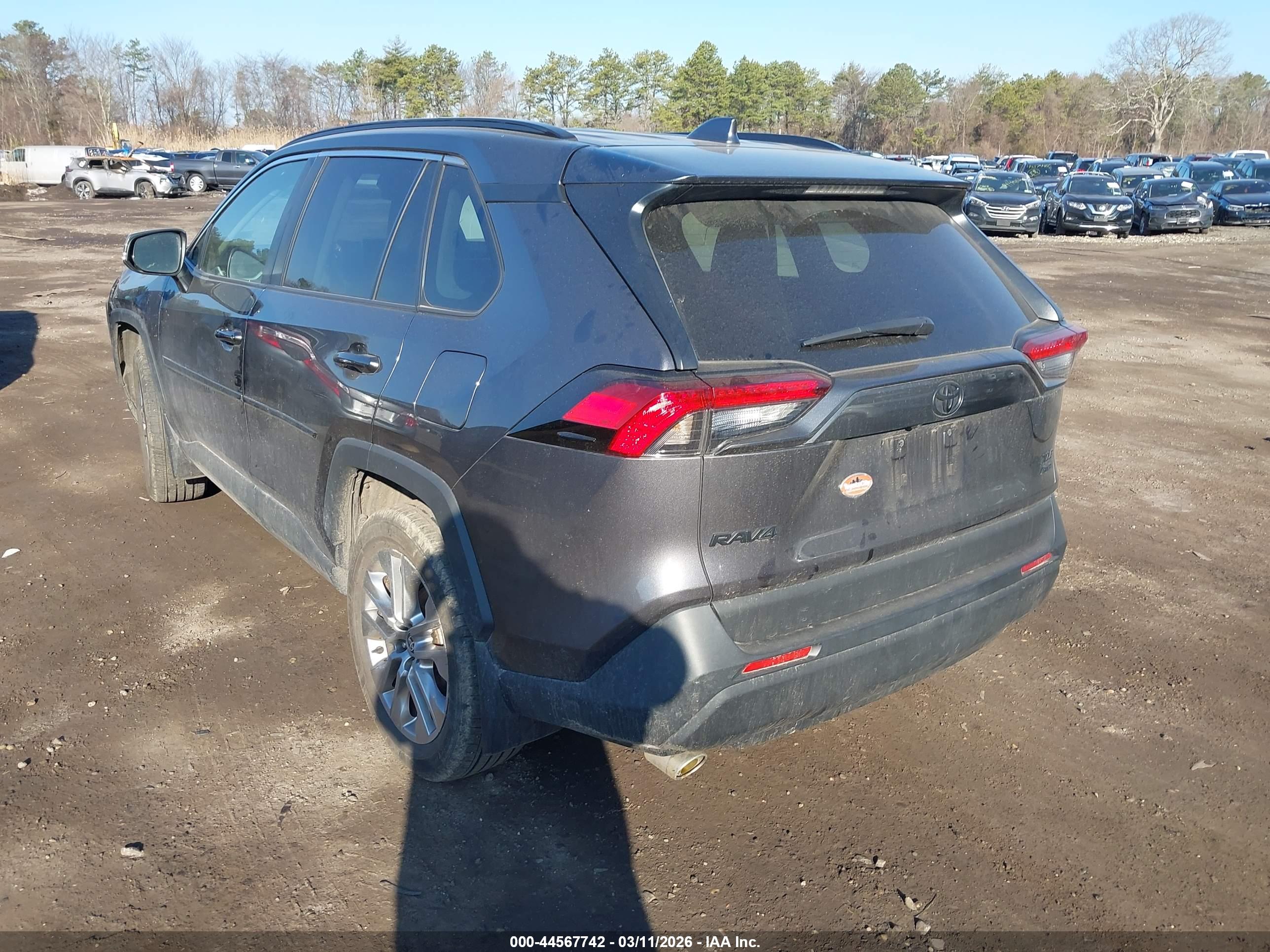 TOYOTA RAV4 image 3