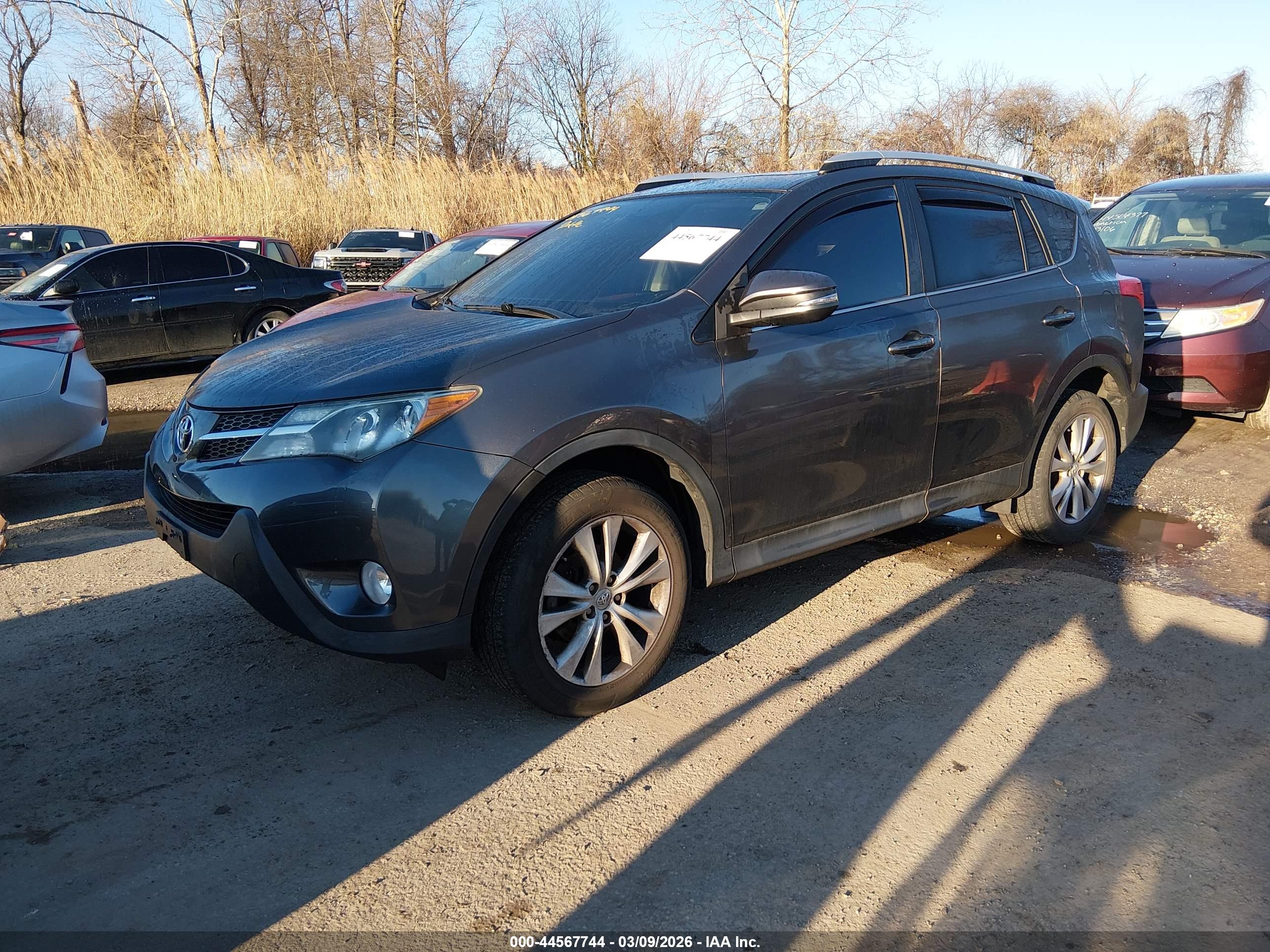 TOYOTA RAV4 image 2