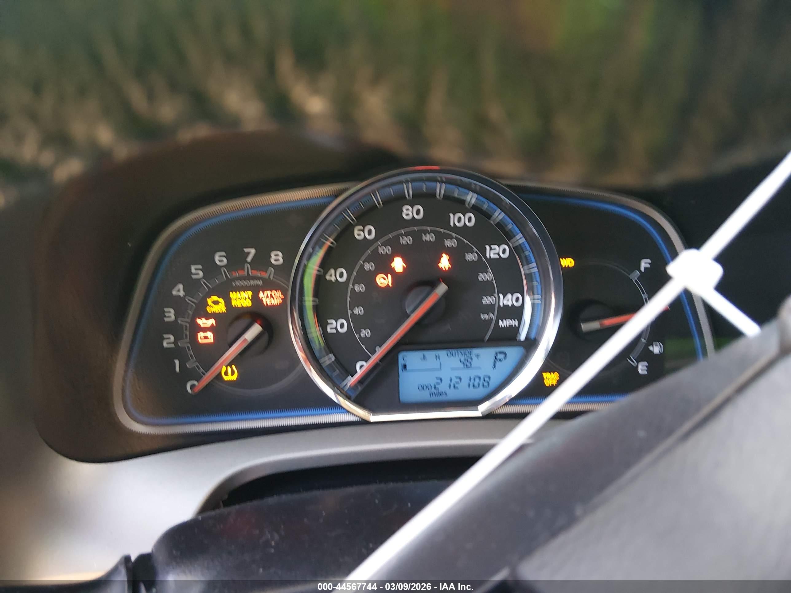 TOYOTA RAV4 image 7