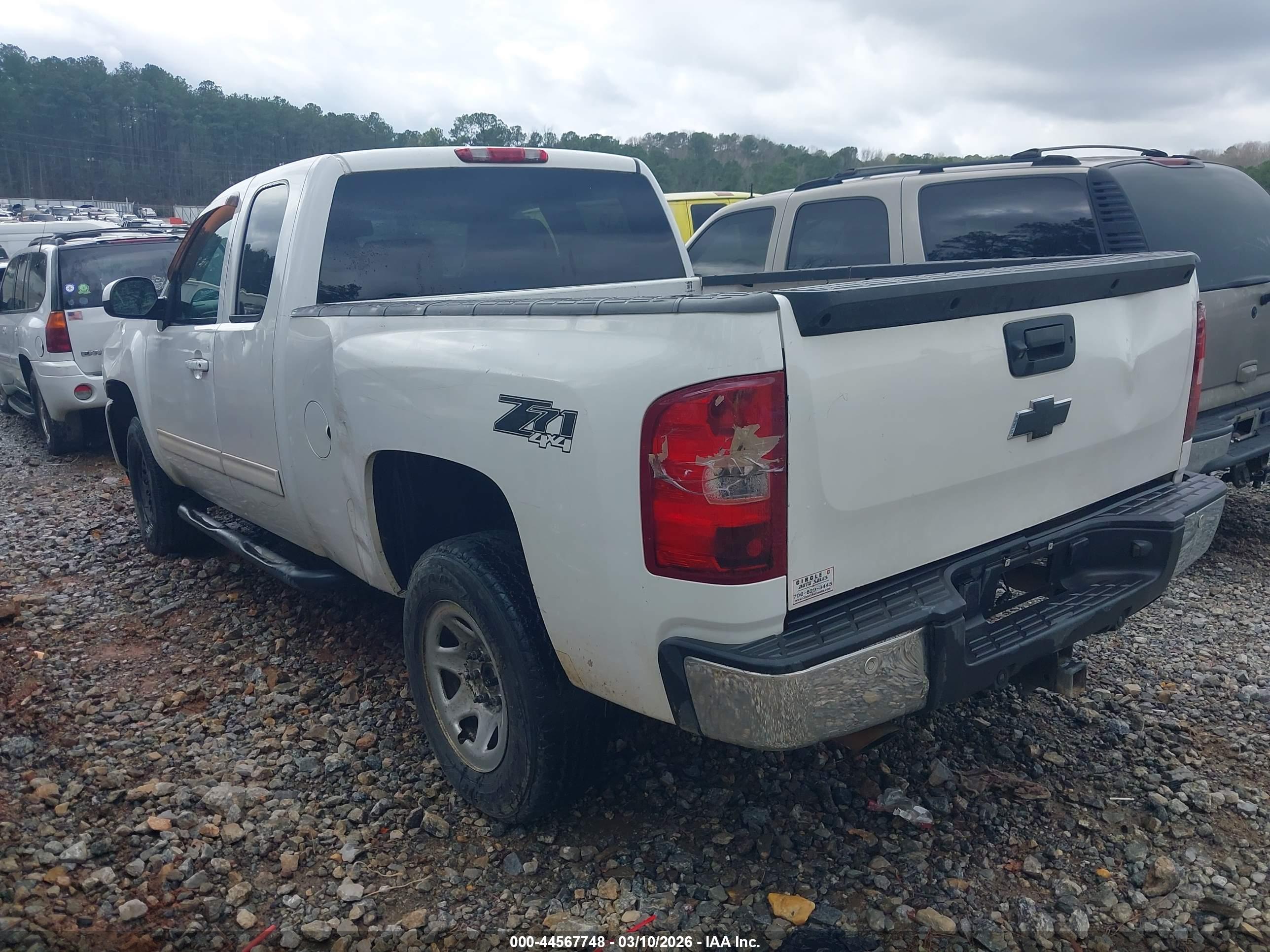 CHEVROLET SILVERADO image 3