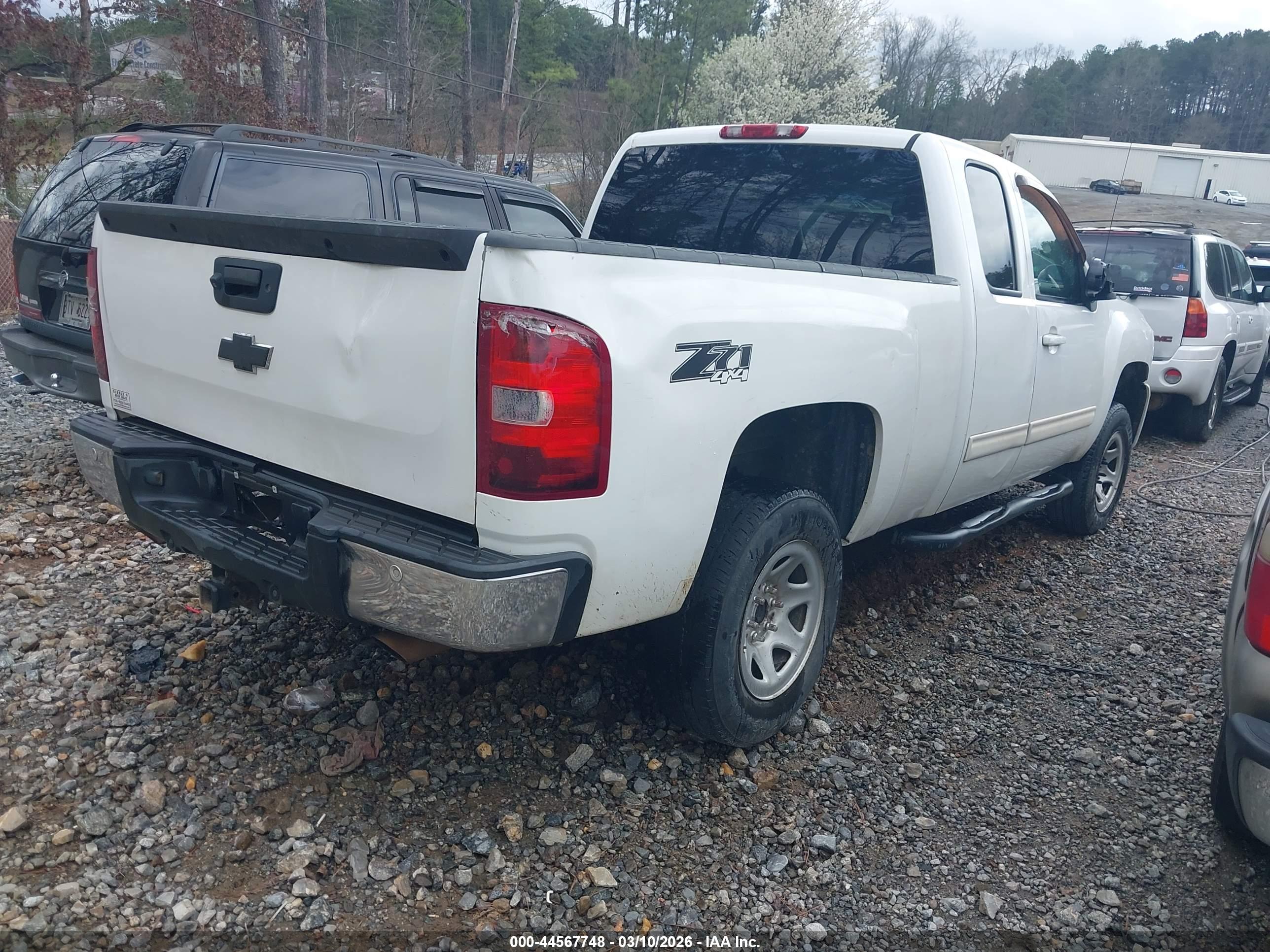 CHEVROLET SILVERADO image 4