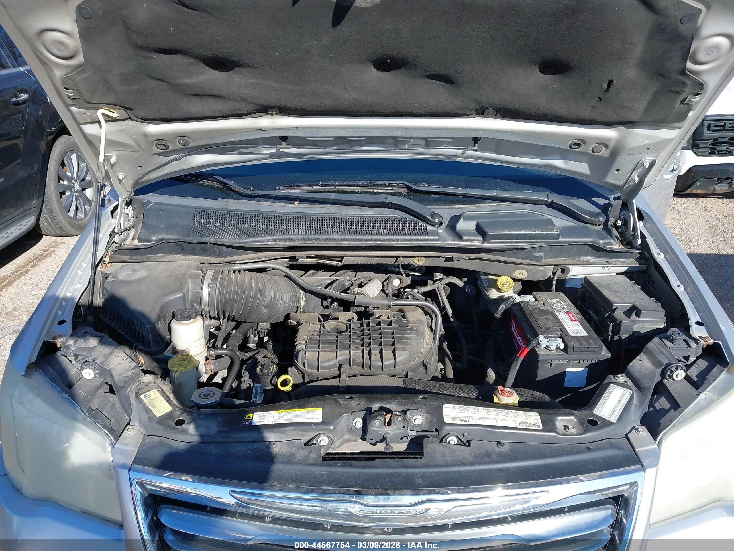 CHRYSLER TOWN image 10