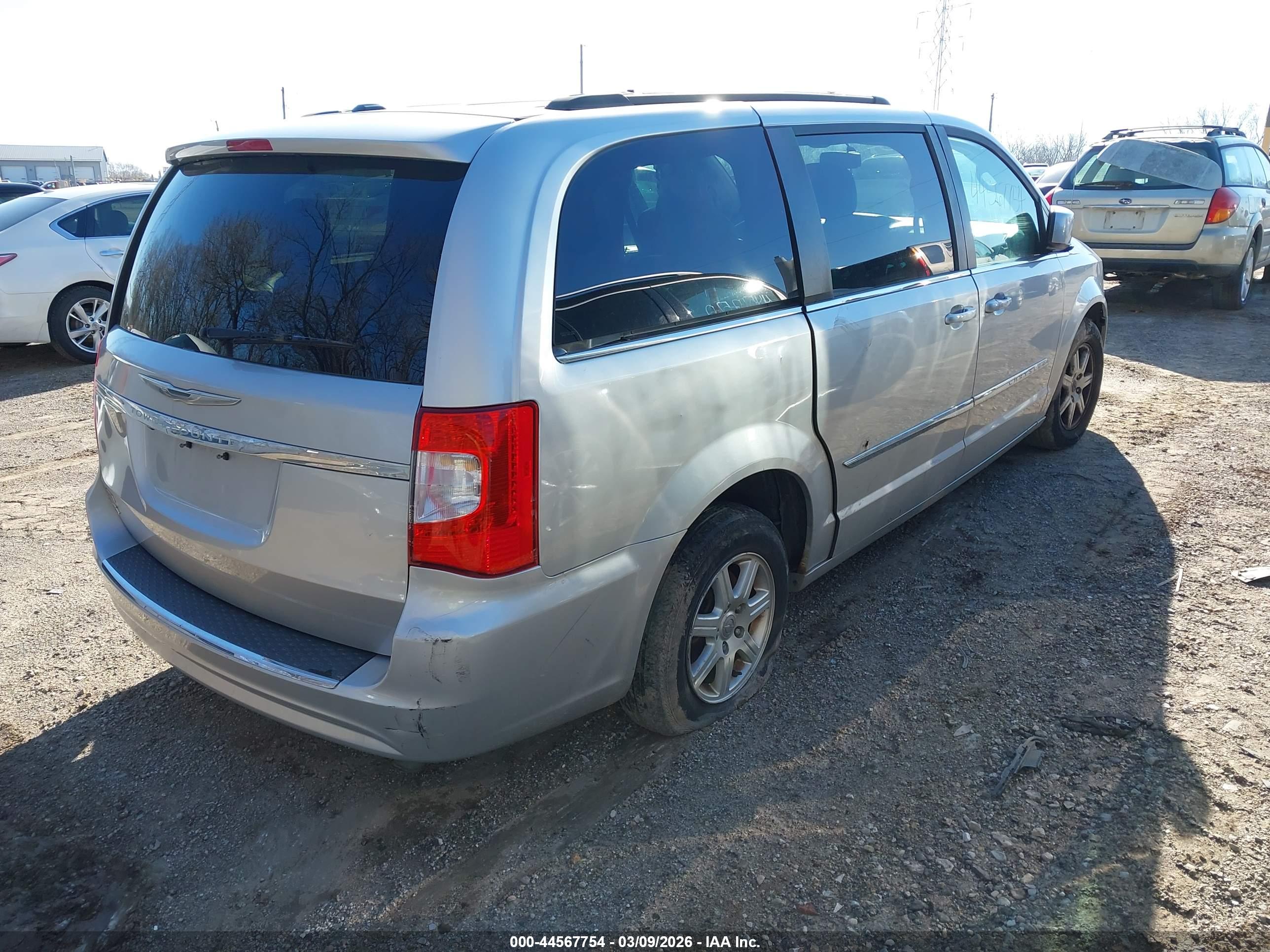 CHRYSLER TOWN image 4