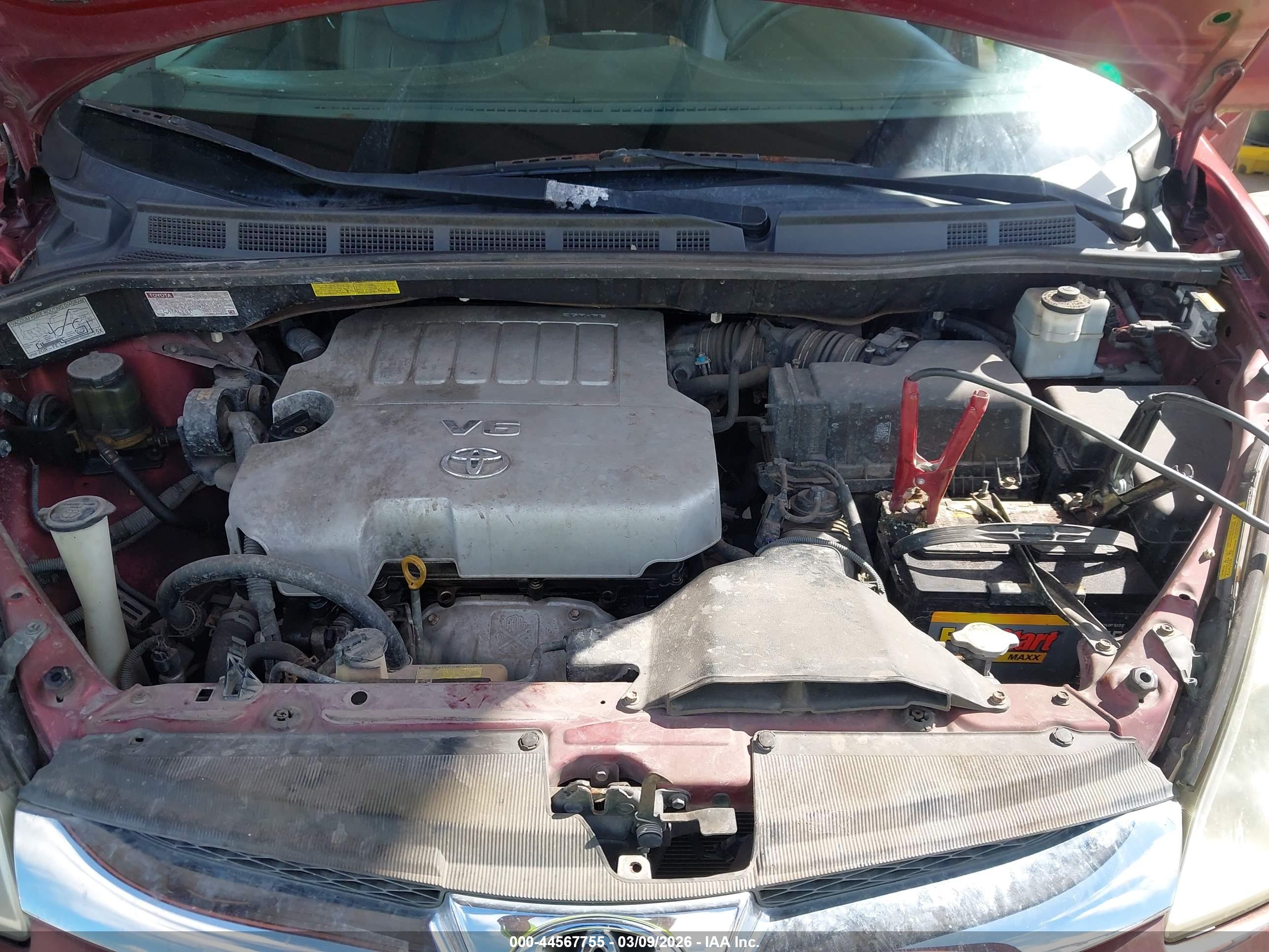 TOYOTA SIENNA image 10