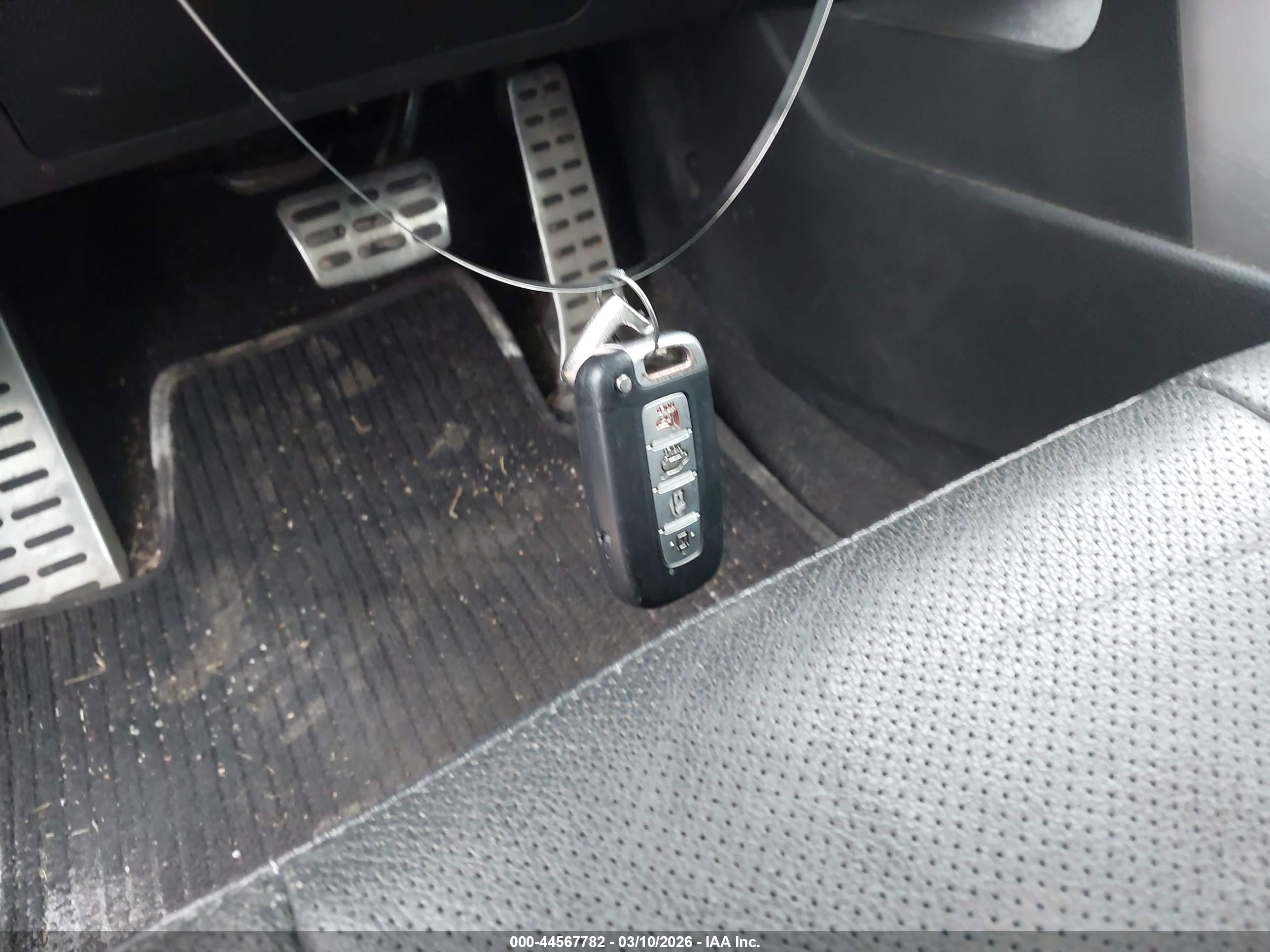 HYUNDAI ELANTRA image 11