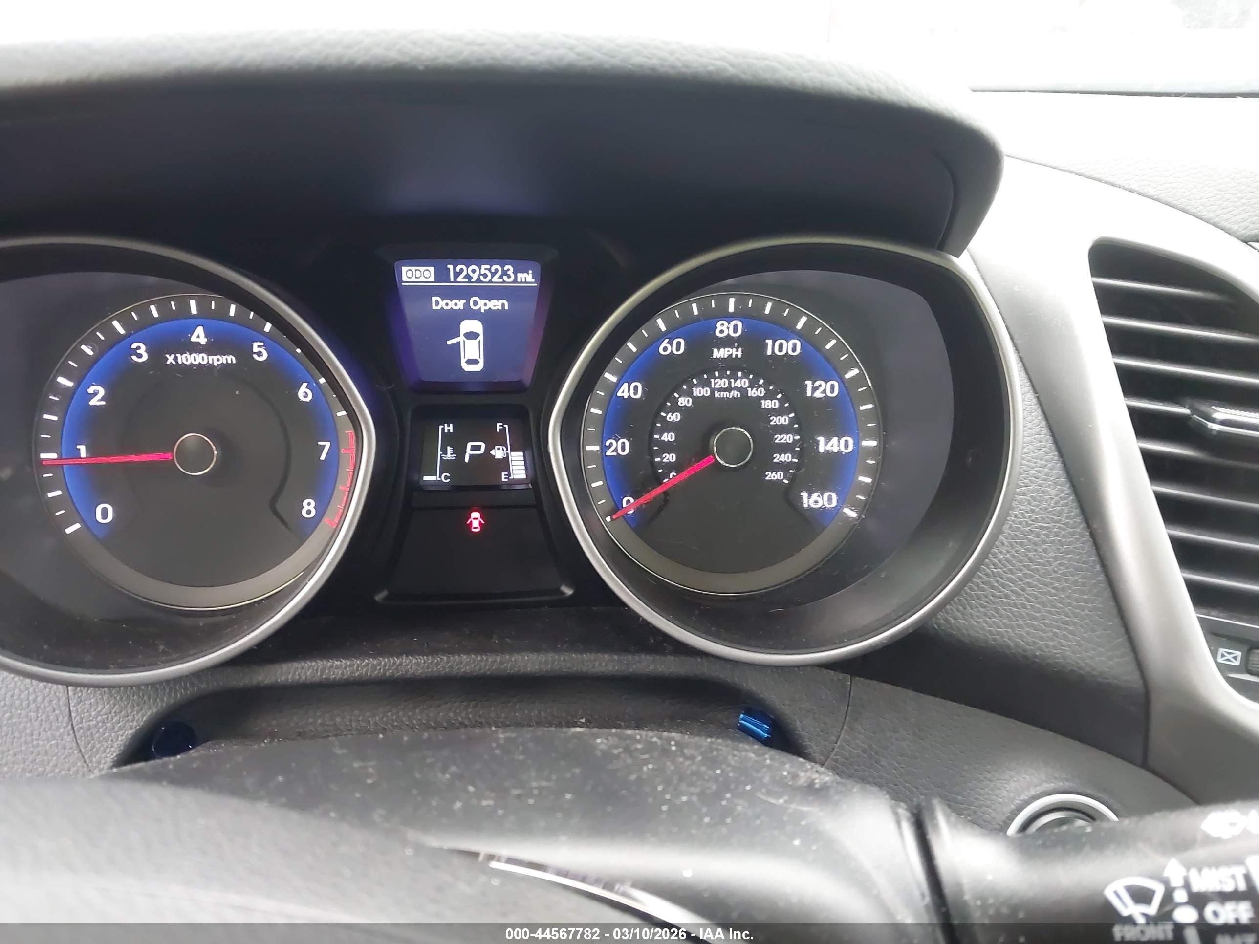 HYUNDAI ELANTRA image 7