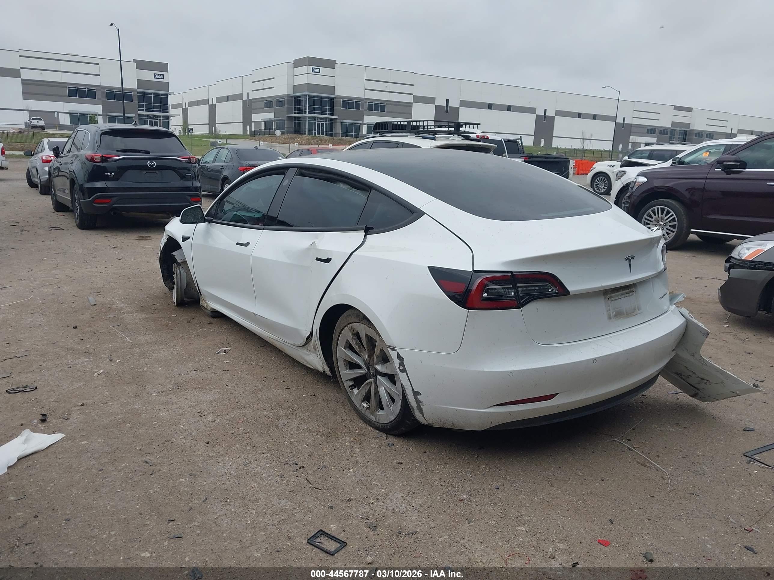 TESLA MODEL image 3