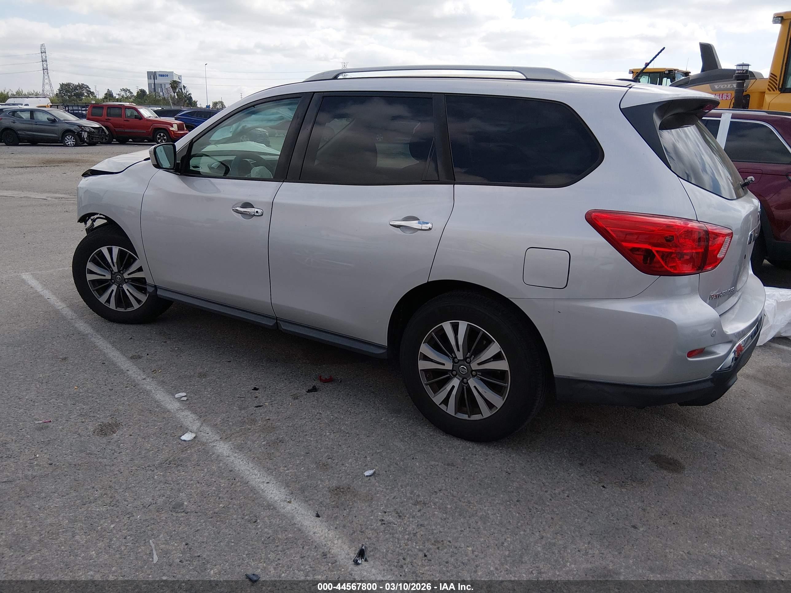 NISSAN PATHFINDER image 3