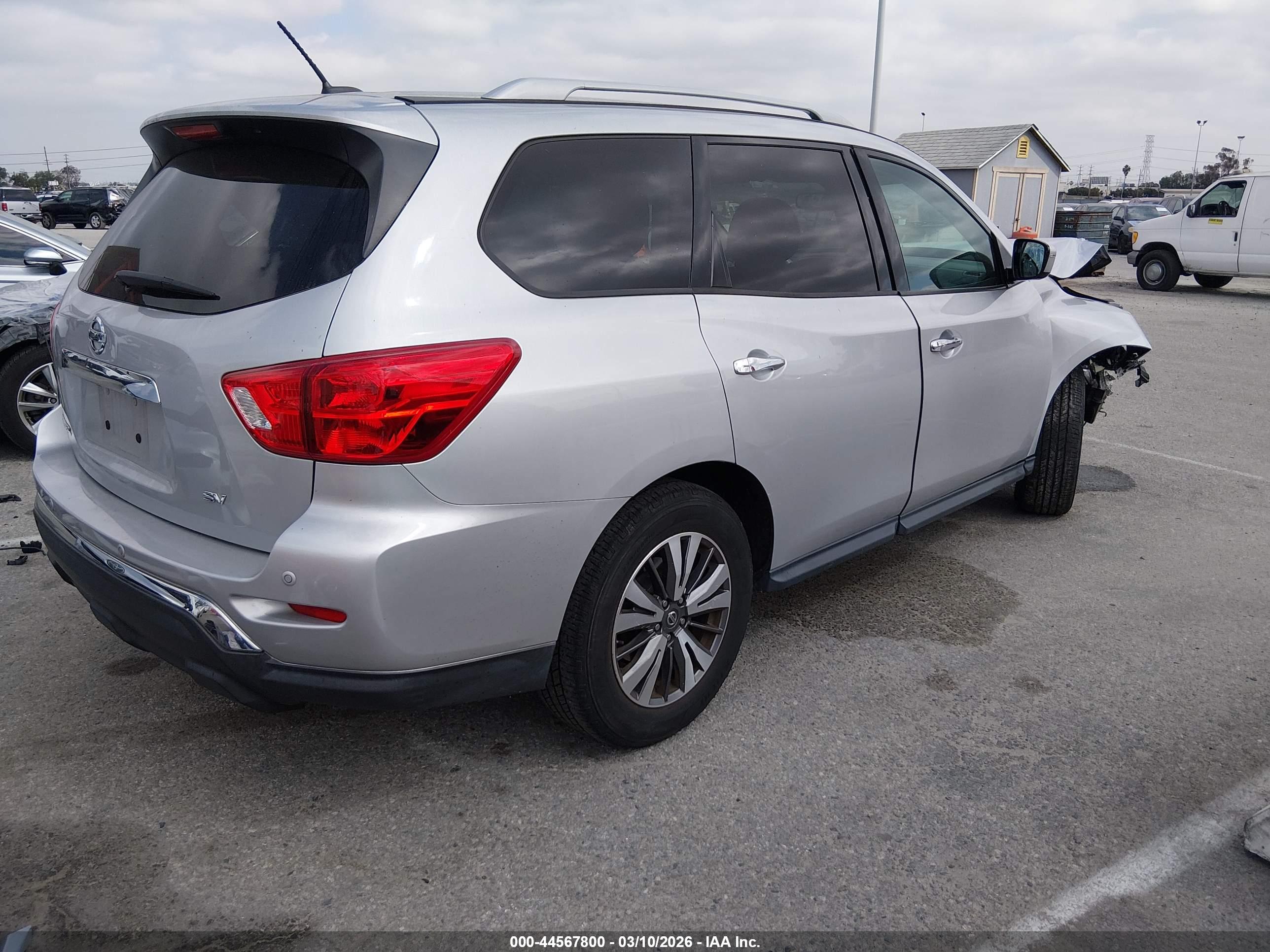 NISSAN PATHFINDER image 4