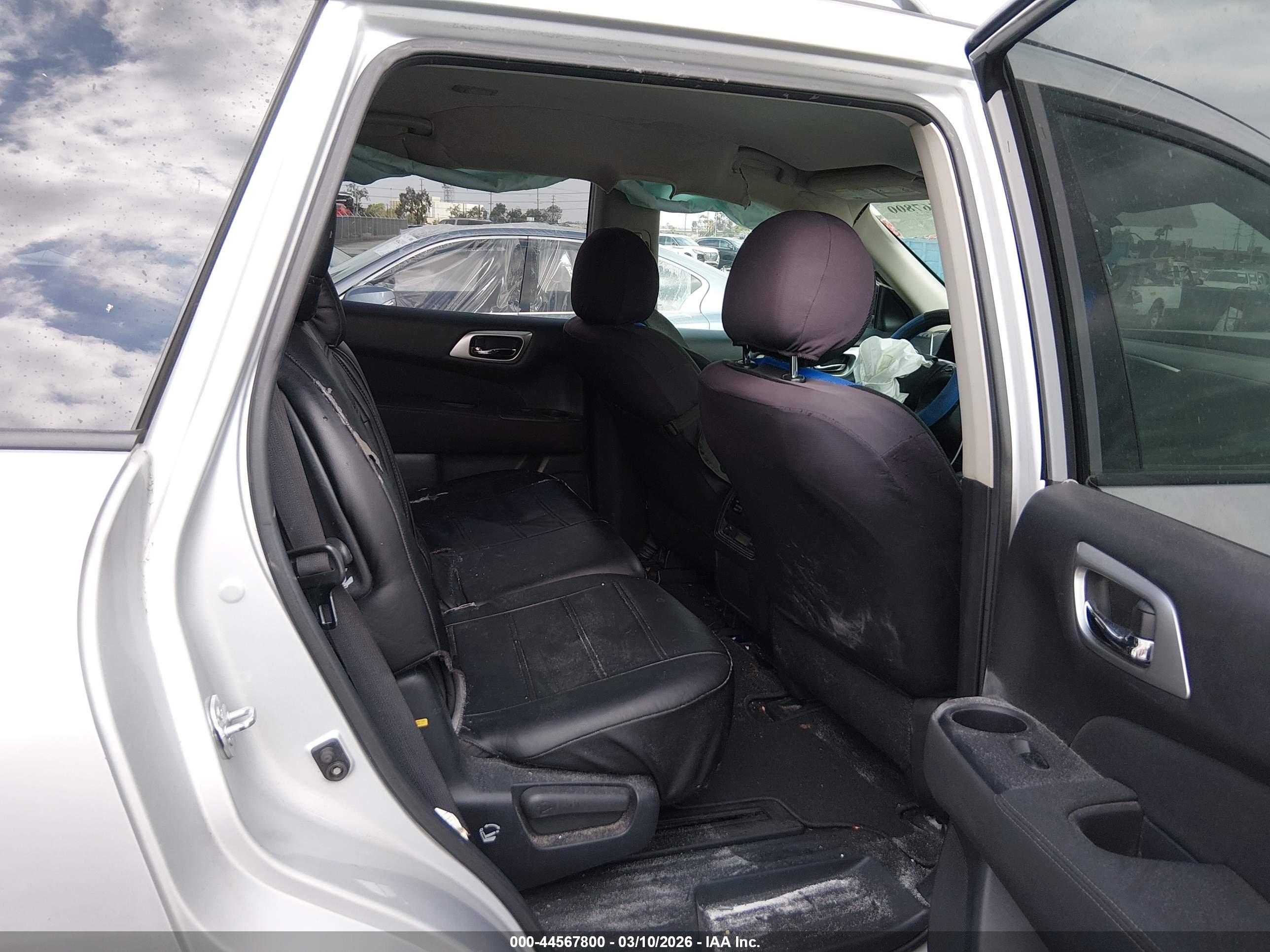 NISSAN PATHFINDER image 8