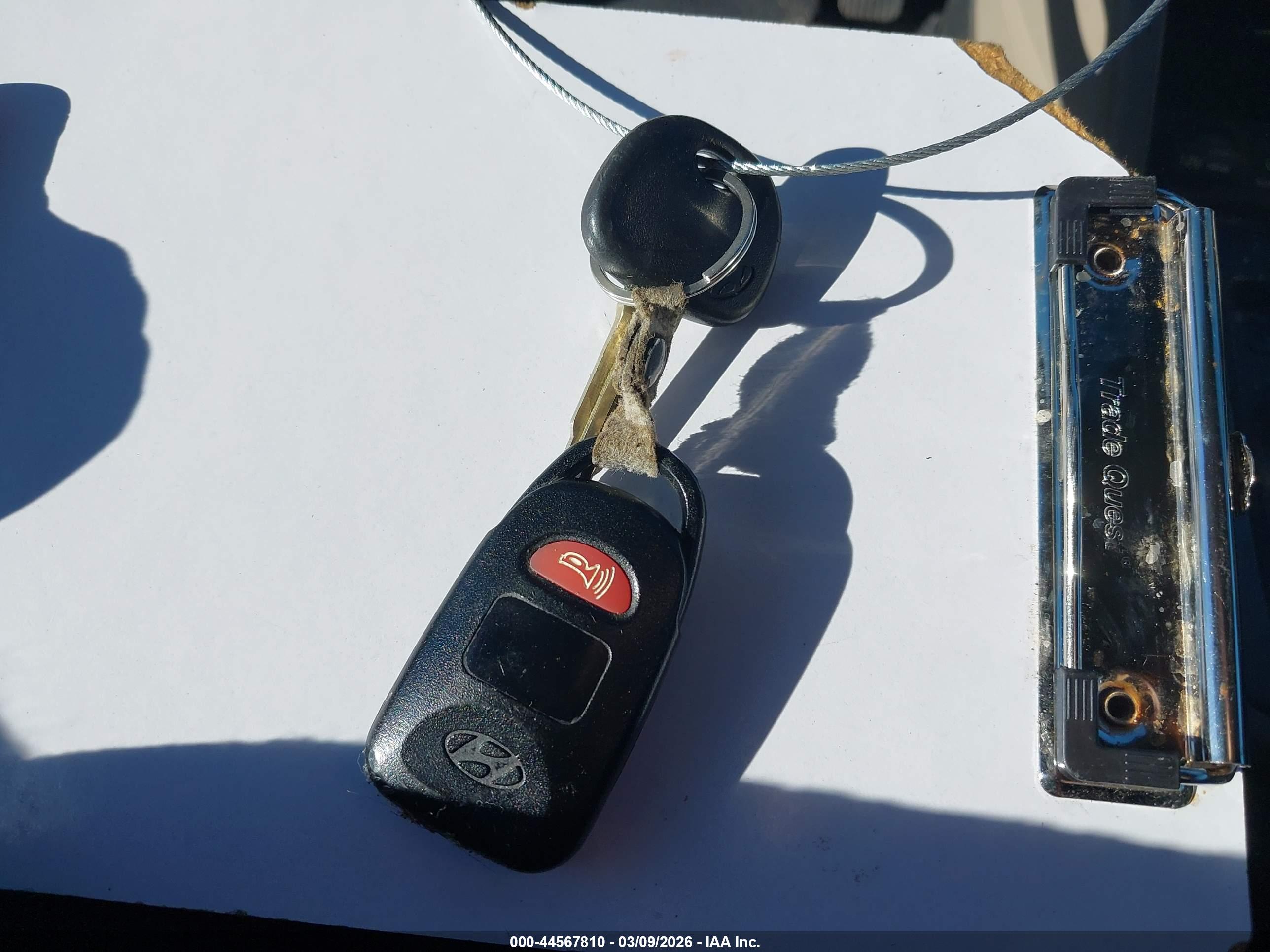 HYUNDAI ELANTRA image 11