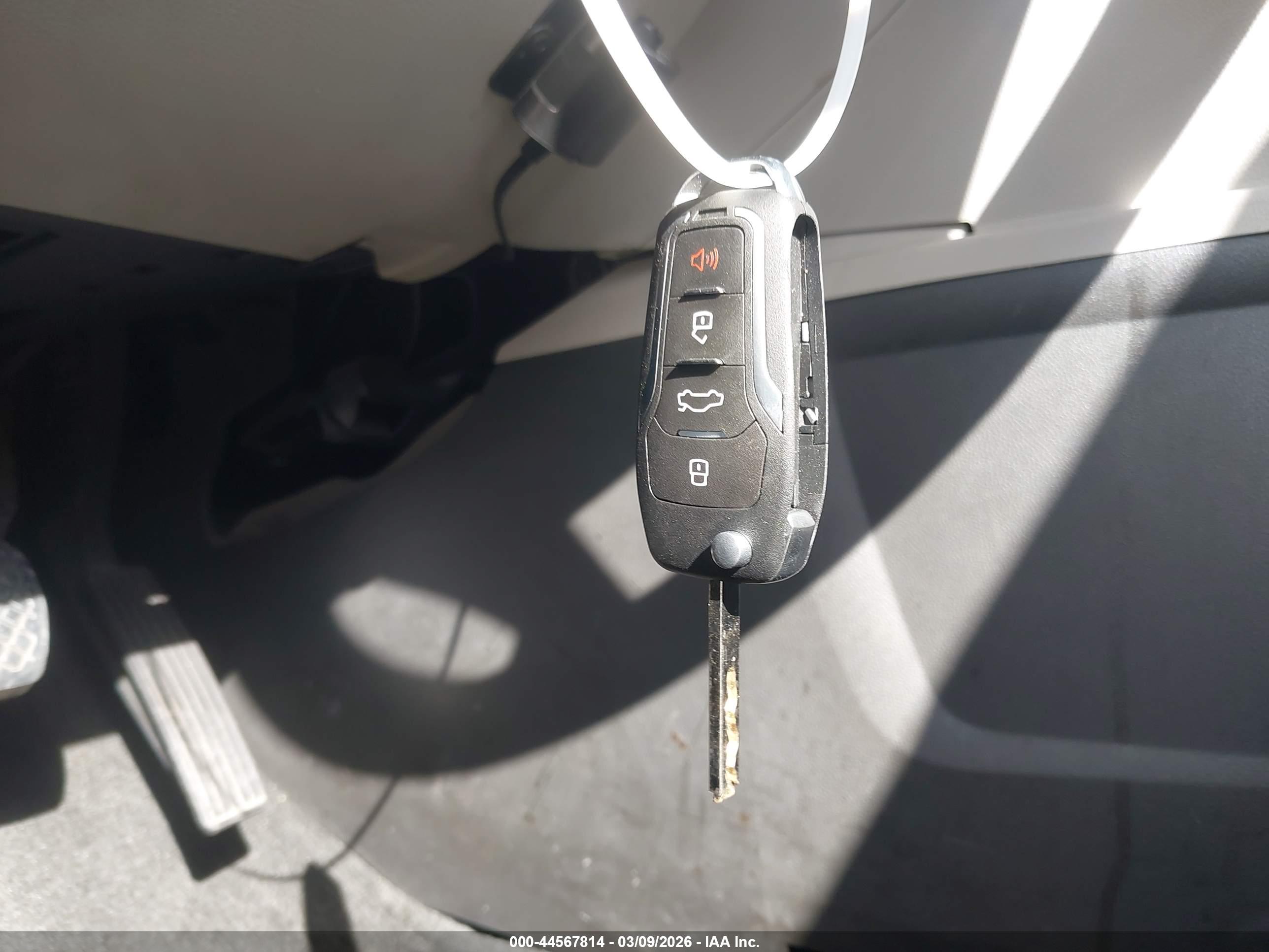 CHEVROLET EQUINOX image 11